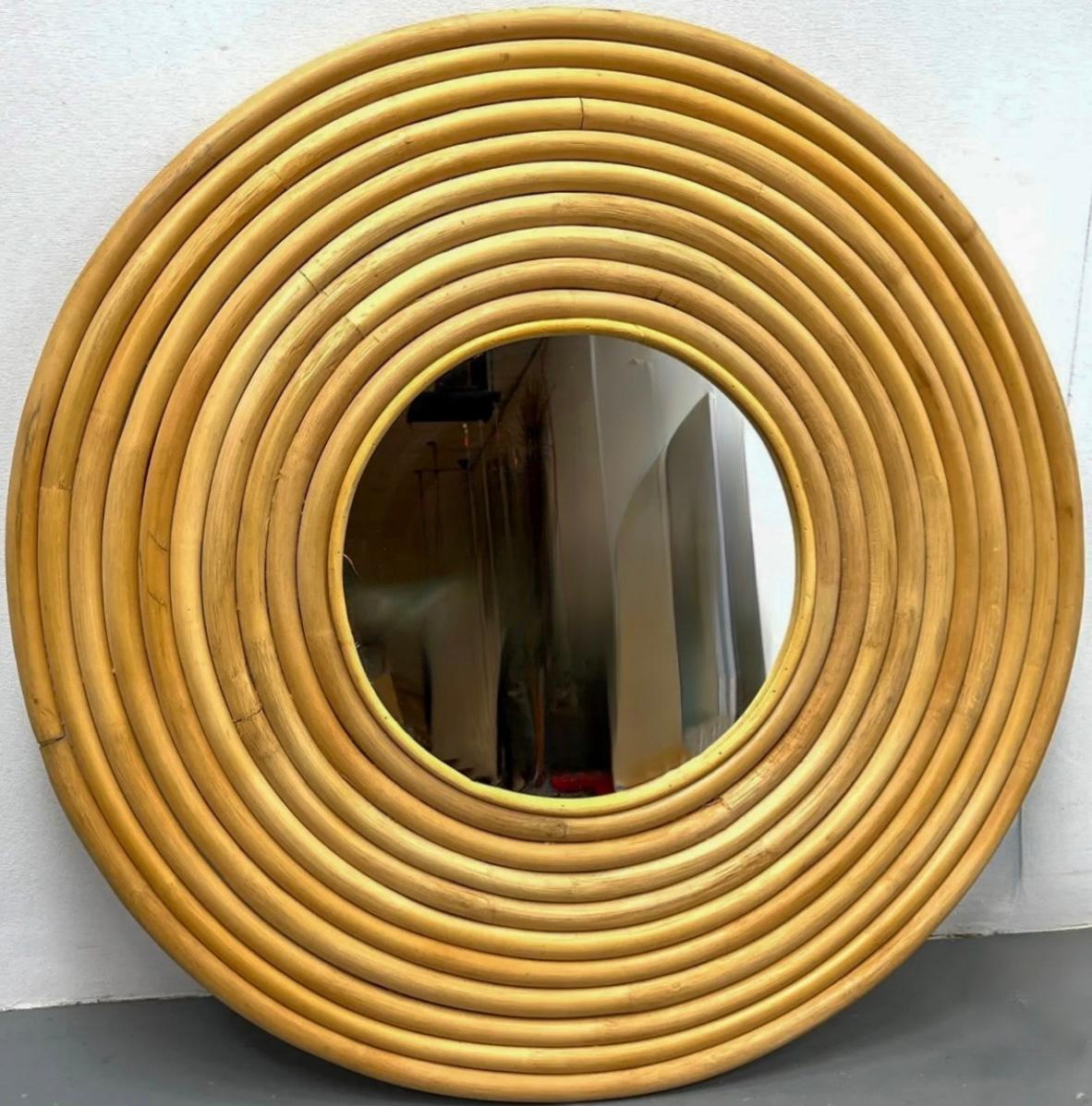 1970s Large Scale Organic Modern Rattan Round Wall Mirror In Good Condition For Sale In Kennesaw, GA