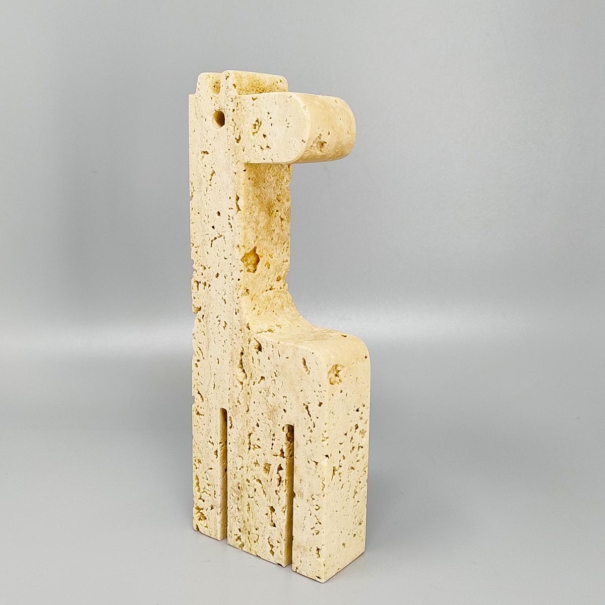 Italiano Scultura Giraffa in travertino di grandi dimensioni di Enzo Mari per F.lli Mannelli, anni '70 in vendita