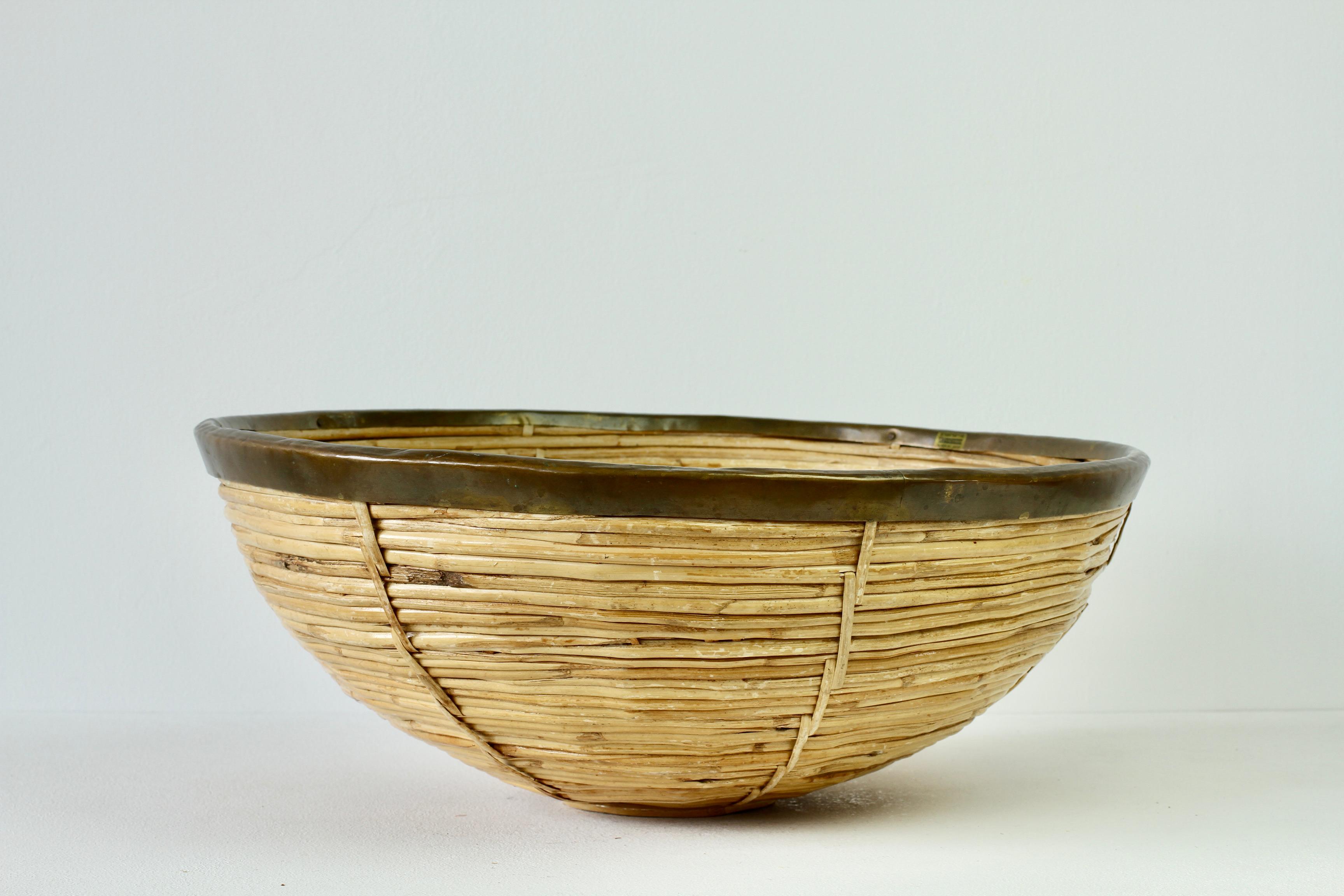 1970s Large Vintage Italian Crespi Style Bamboo and Brass Bowl or Dish In Fair Condition For Sale In Landau an der Isar, Bayern
