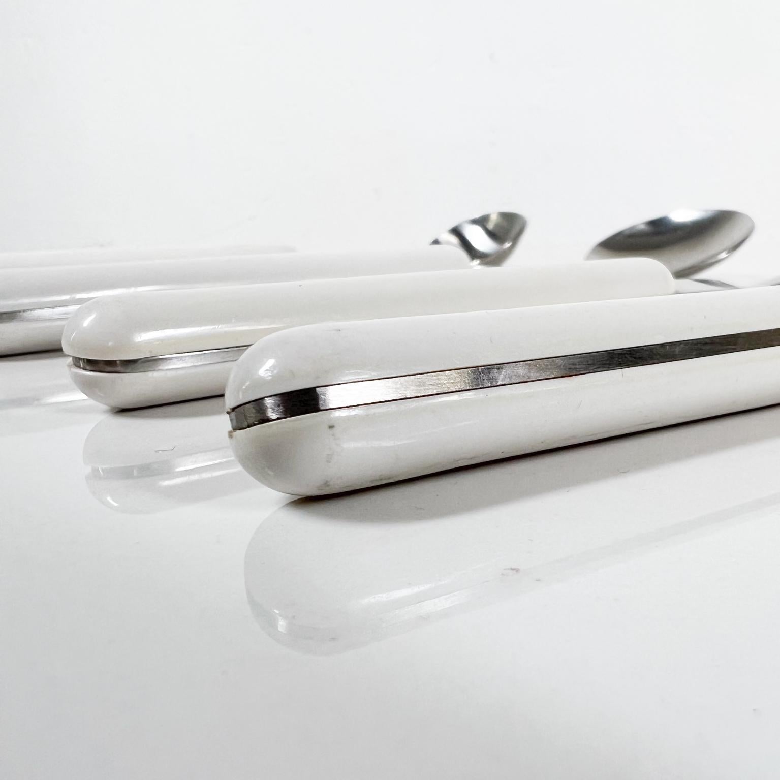 1970s Lauffer Japan Modern 4-Piece Flatware Set White & Stainless Steel In Good Condition In Chula Vista, CA