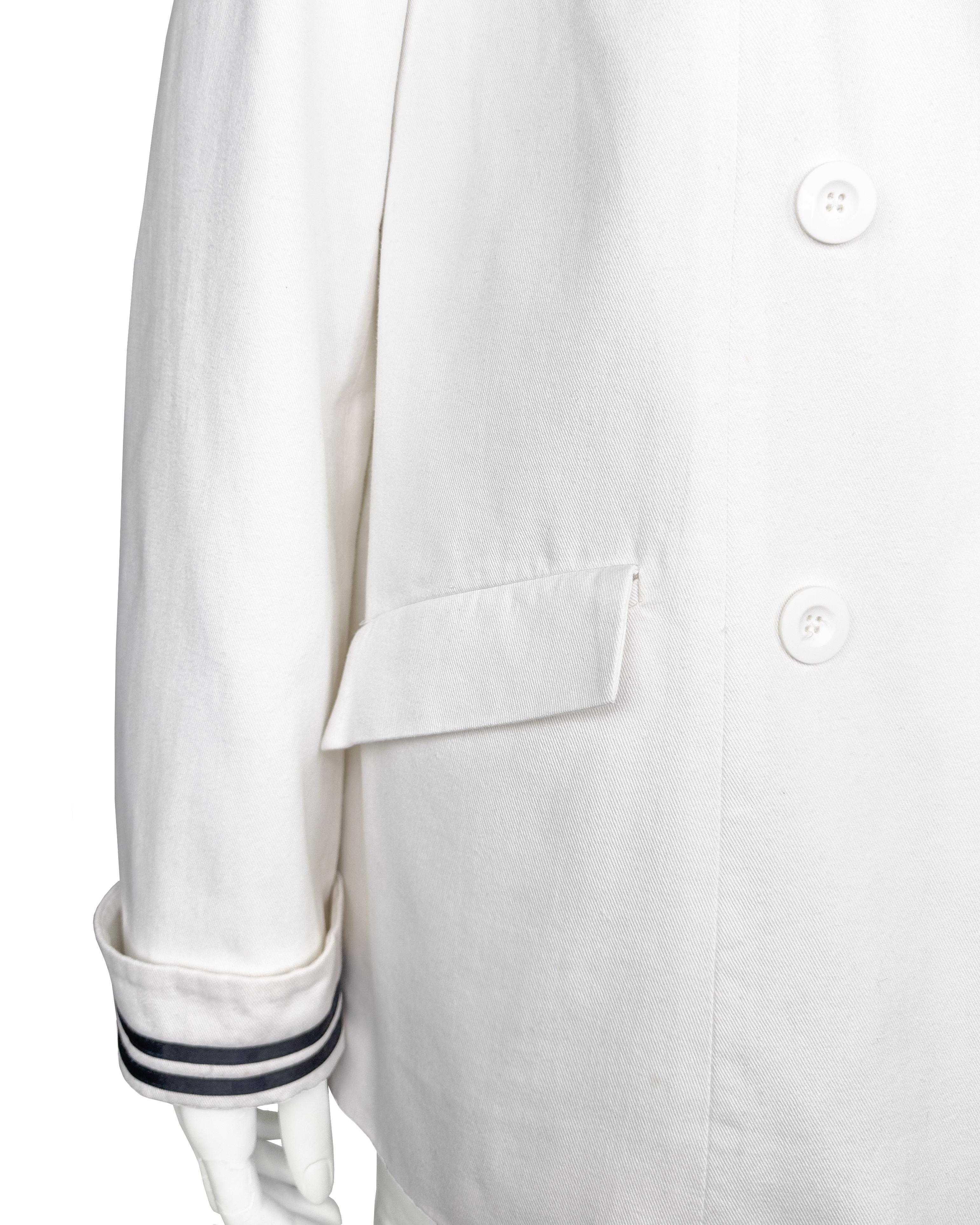 1970s Laura Ashley Double Breasted White and Navy Blue Sailor Jacket (Veste de marin blanche et bleu marine) Pour femmes en vente
