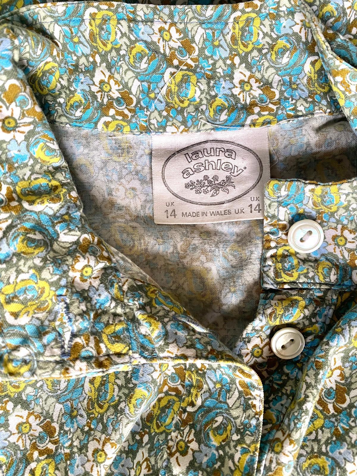 1970er Laura Ashley geblümtes Smock-Kleid aus Baumwolle 2