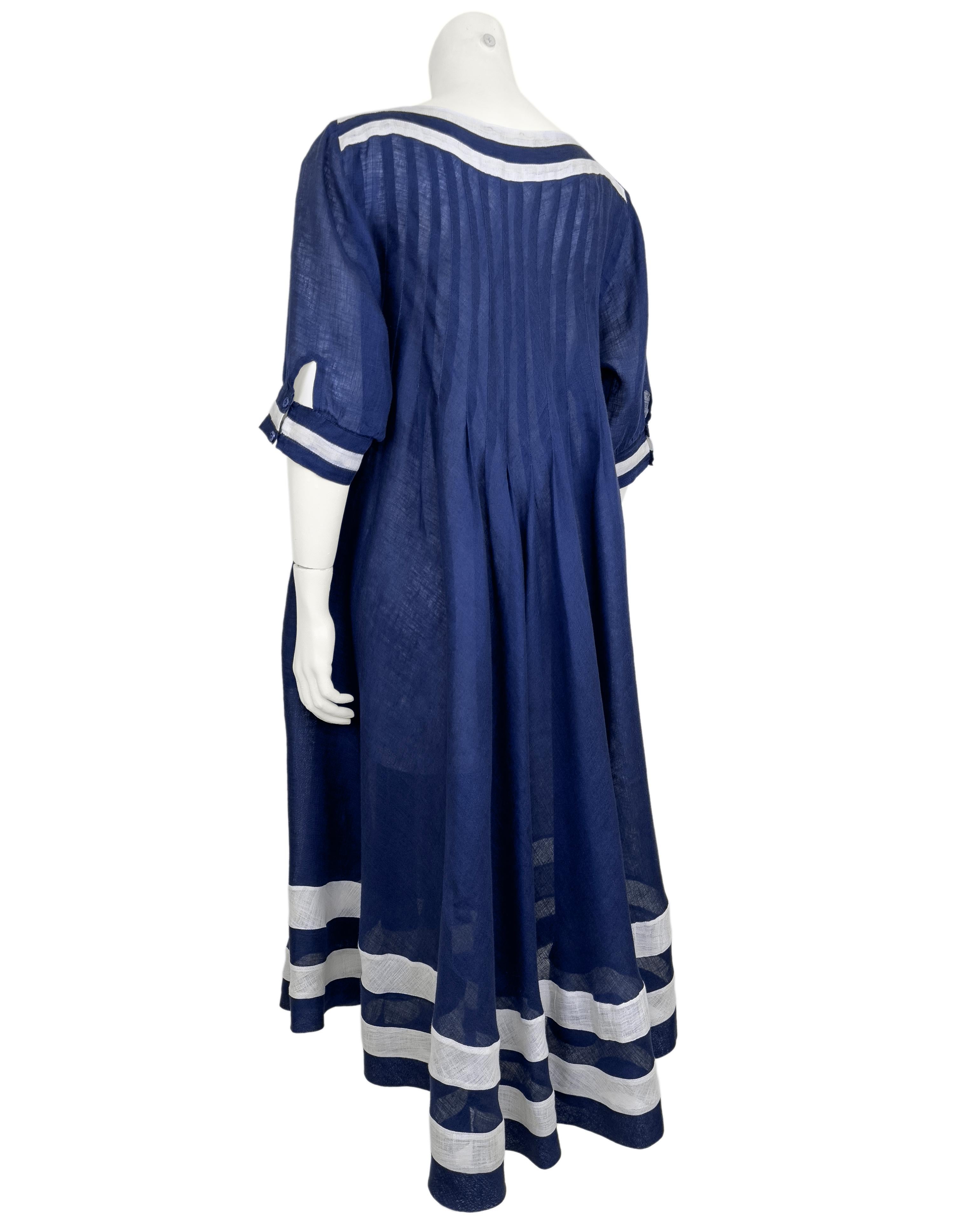1970er Laura Biagiotti Marineblaues Leinenkleid im Matrosenstil (Blau) im Angebot