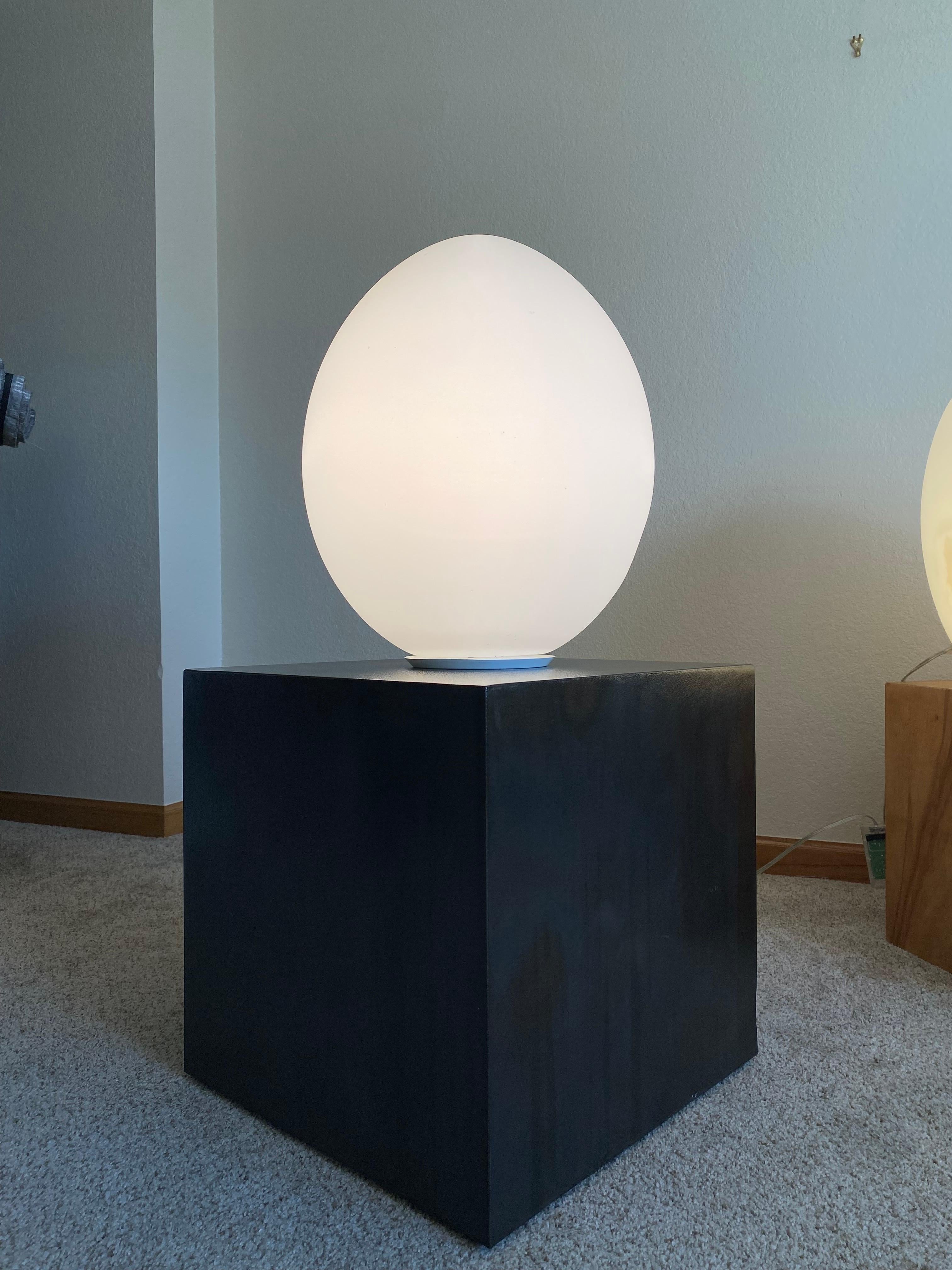 Hand-Crafted 1970s Laurel Lamp Company Italian Glass Egg Lamp