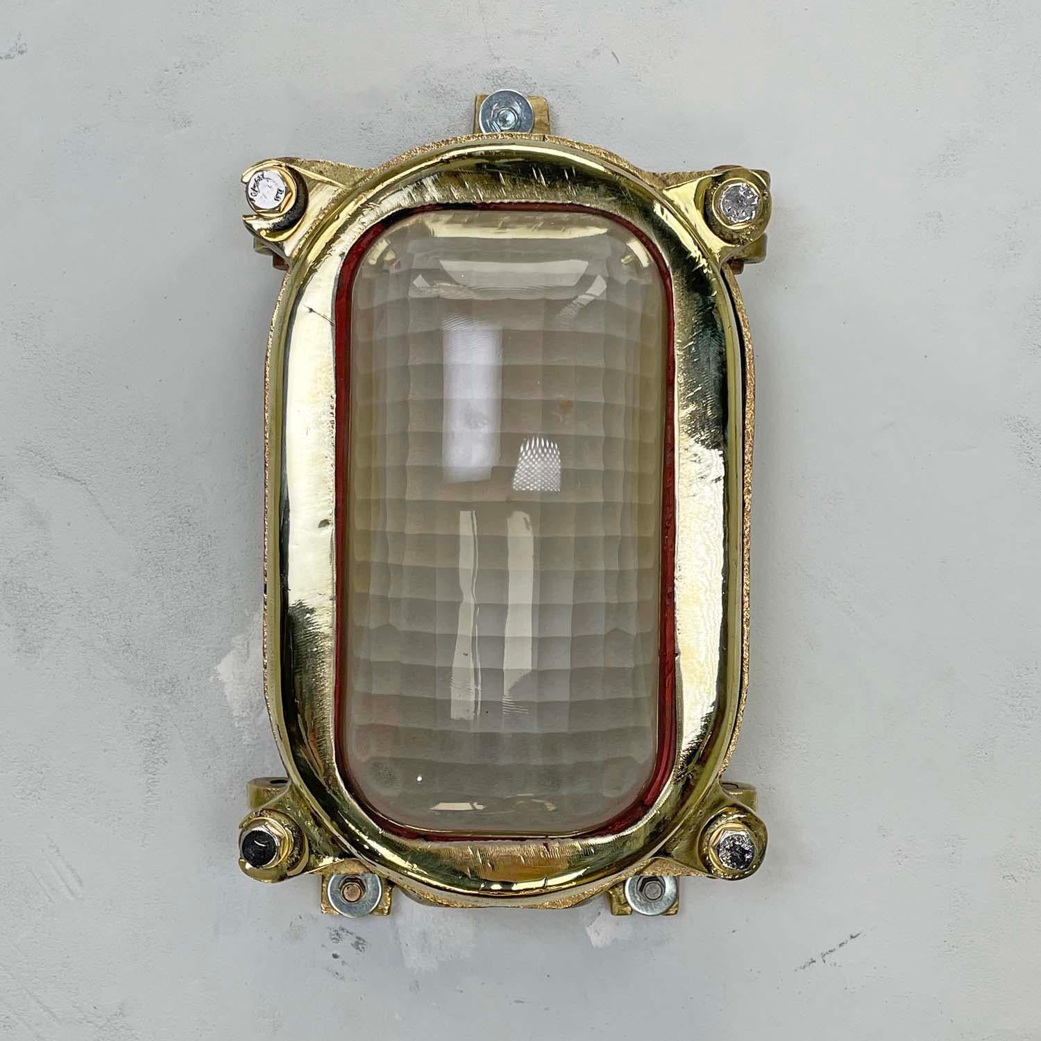 1970's Cast Brass Rectangular Wall Light, Frosted Quadrant Pattern Glass Shade In Good Condition For Sale In Leicester, Leicestershire