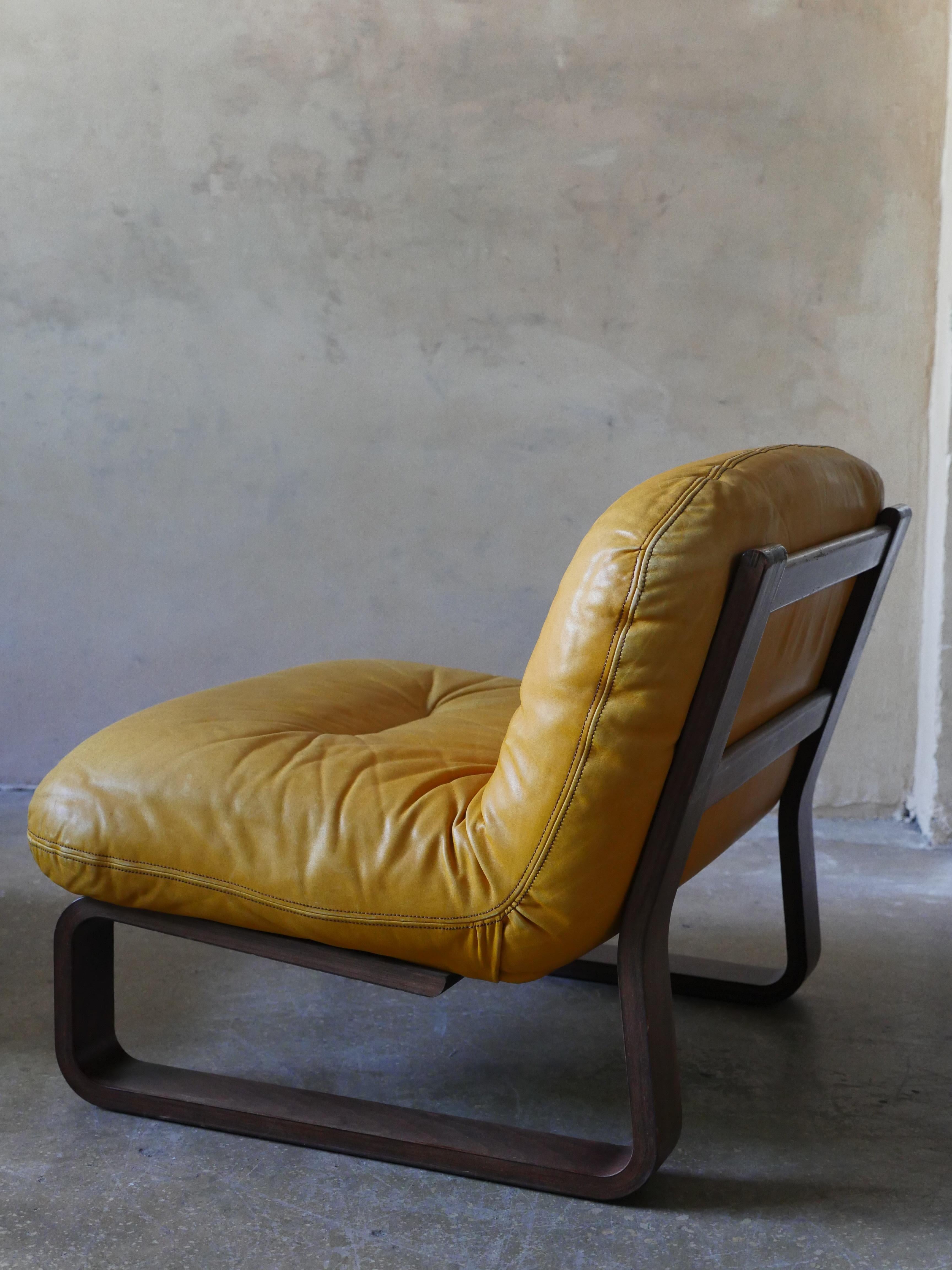 1970s Leather and Rosewood Bentwood Cantilever Lounge Chairs 1