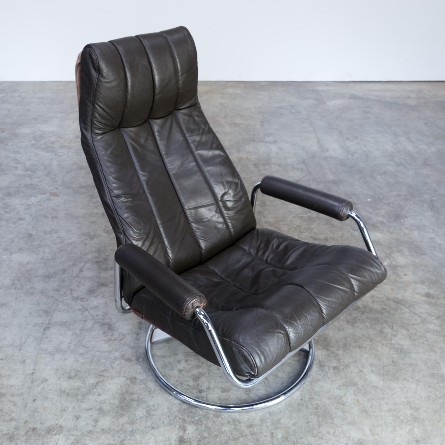 1970s Leather Lounge Fauteuil Swivel Chair Set of 2 For Sale 7