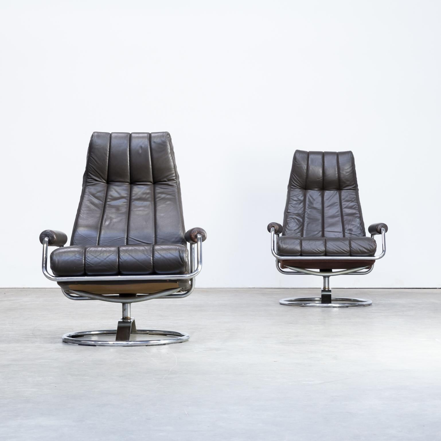 Late 20th Century 1970s Leather Lounge Fauteuil Swivel Chair Set of 2 For Sale