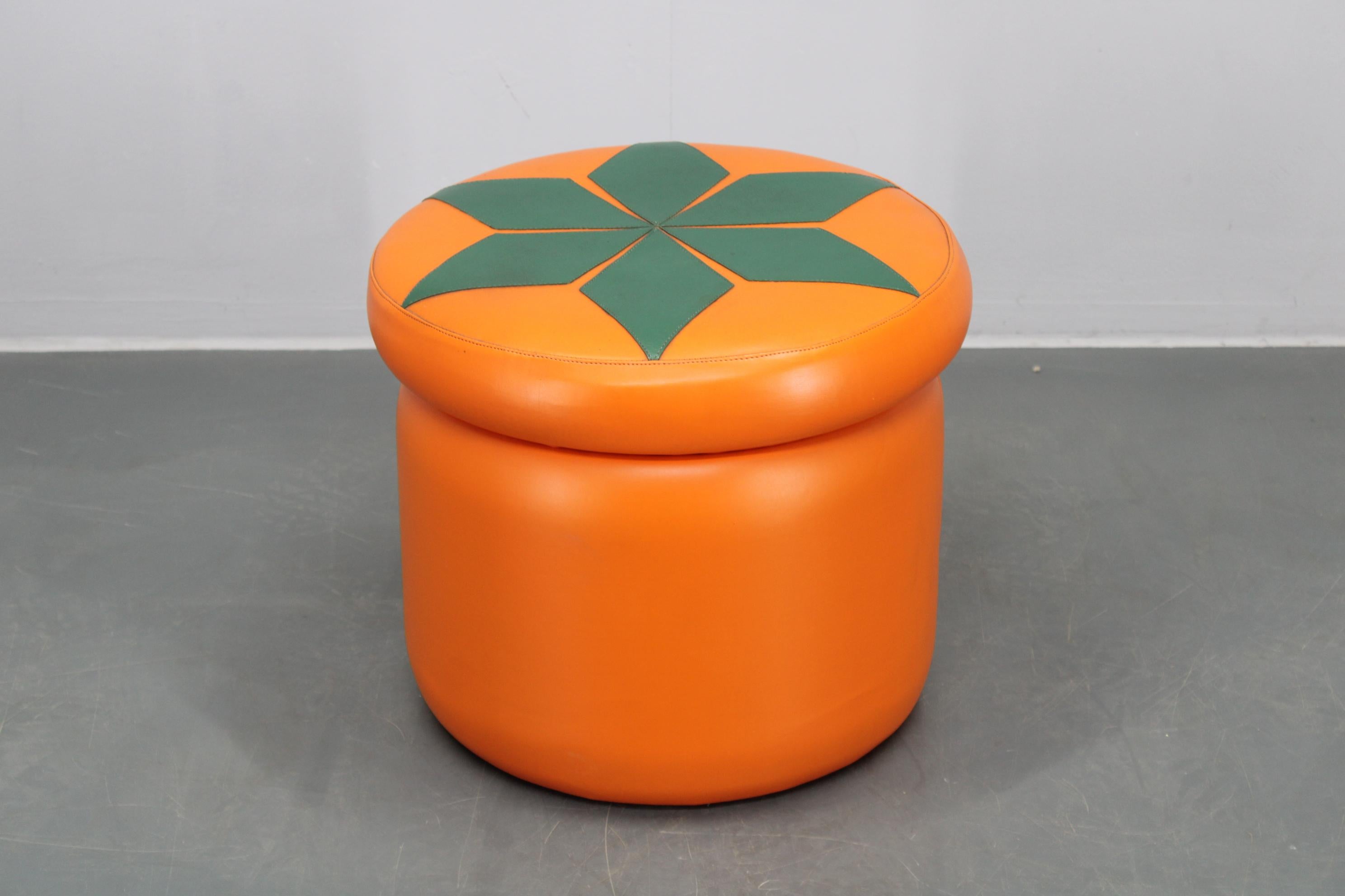 1970s Leather Pouf or Stool, Italy In Good Condition For Sale In Praha, CZ