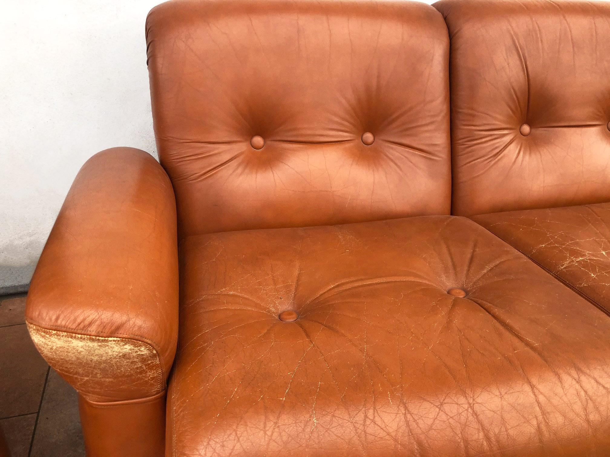 Italian 1970s Leather Sofa and Two Armchairs Vintage Light Used For Sale