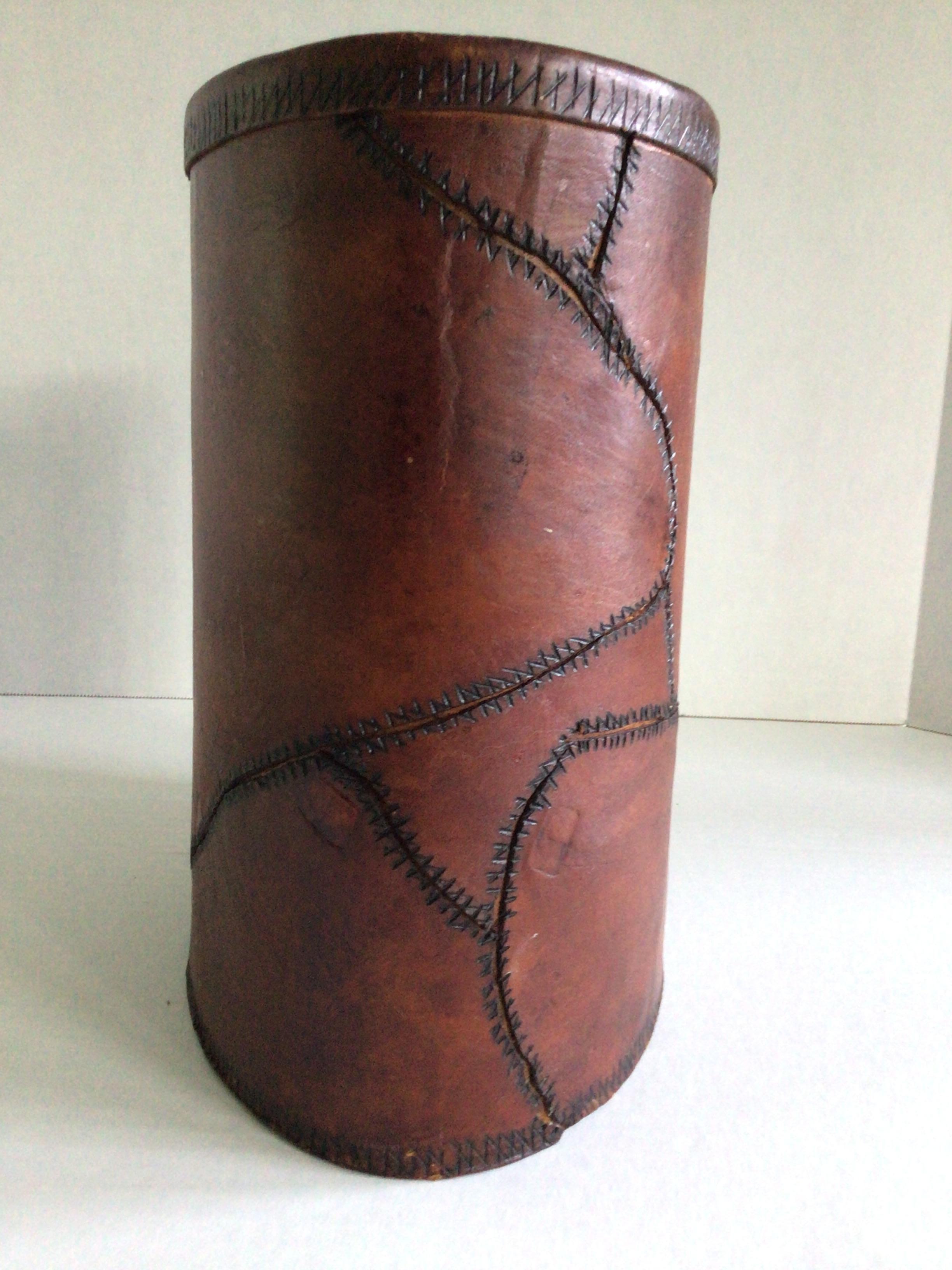 Cestino anni '70 in pelle Stitch by Stitch In condizioni buone in vendita a Tarrytown, NY