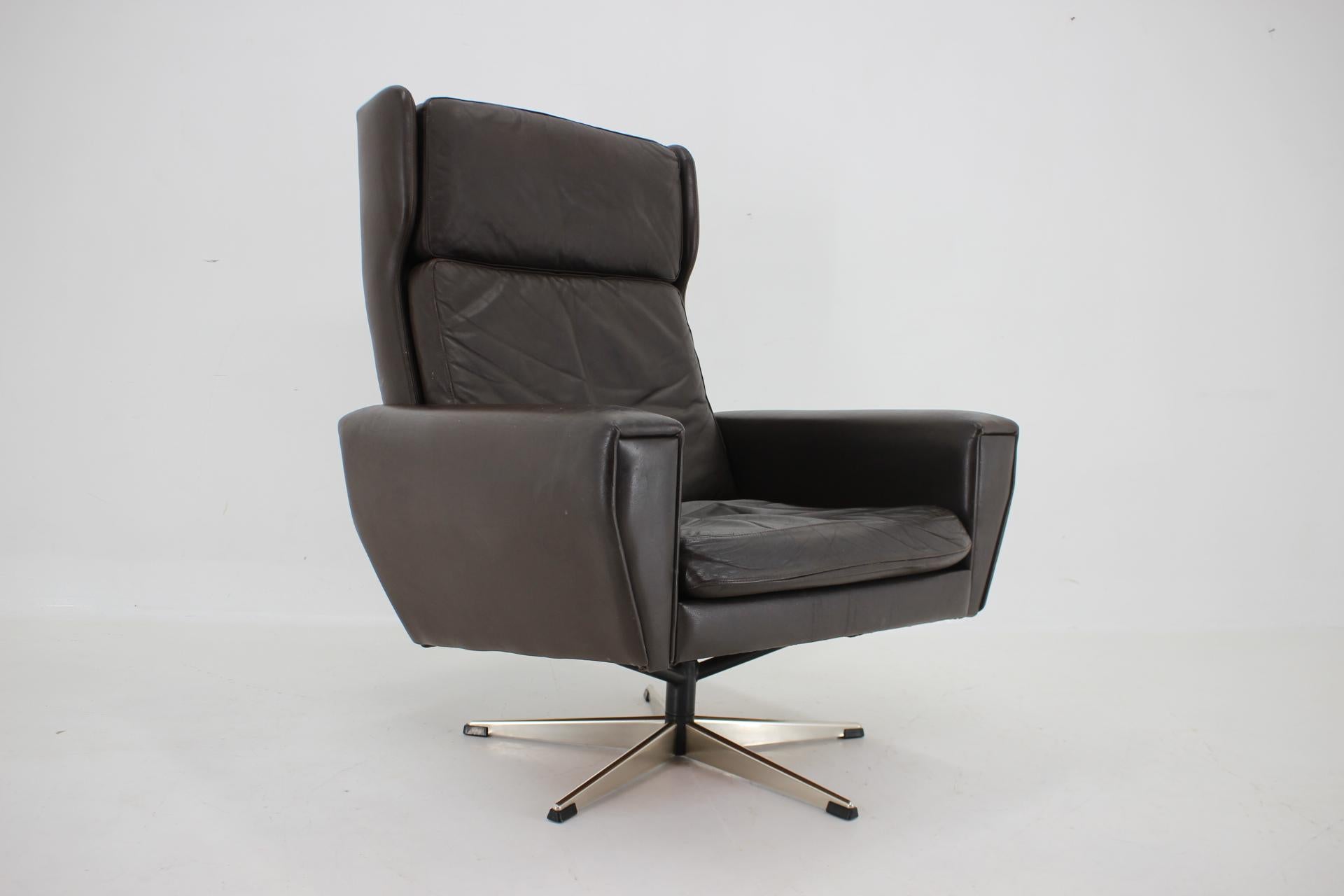 Mid-Century Modern 1970s Leather Swivel Armchair, Denmark