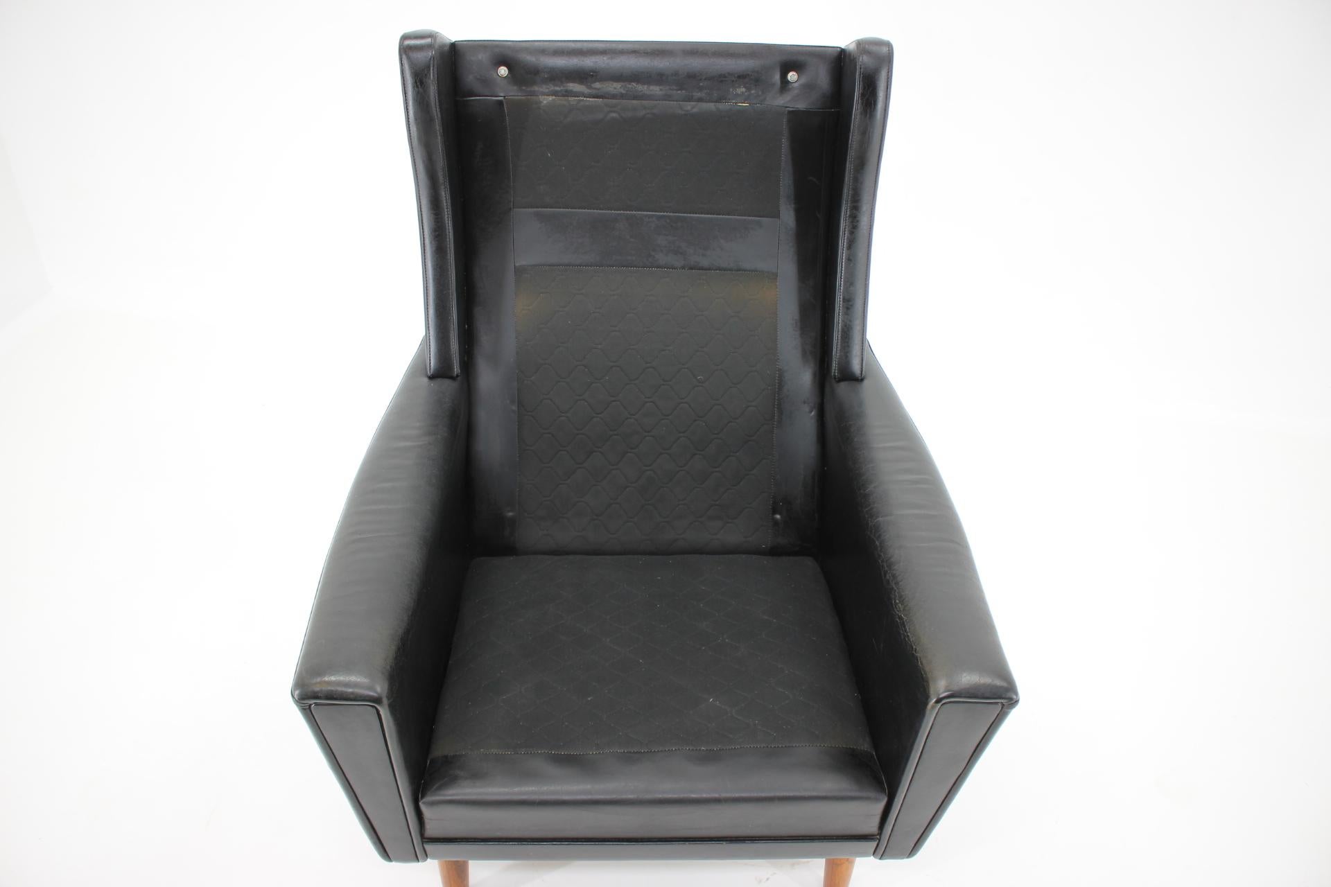 1970s Leather Wingback Lounge Chair, Denmark For Sale 4