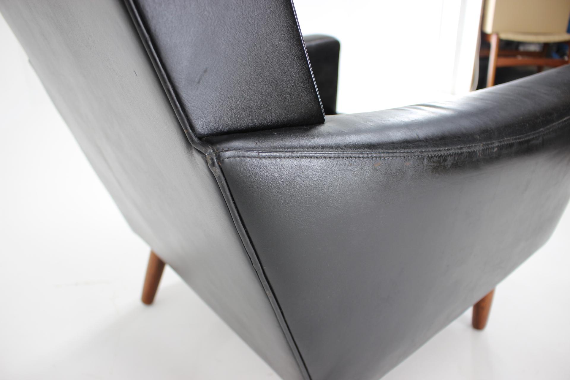 1970s Leather Wingback Lounge Chair, Denmark For Sale 5