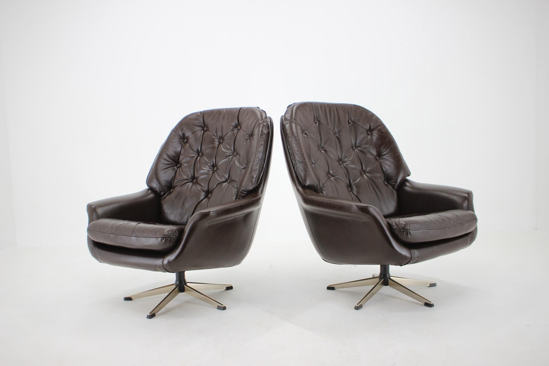 Danish 1970s Leatherette Swivel Lounge Chair For Sale