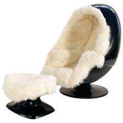lee West Alpha Egg Chair und Ottoman aus den 1970er Jahren:: restauriert mit neuseeländischem Schaffell
