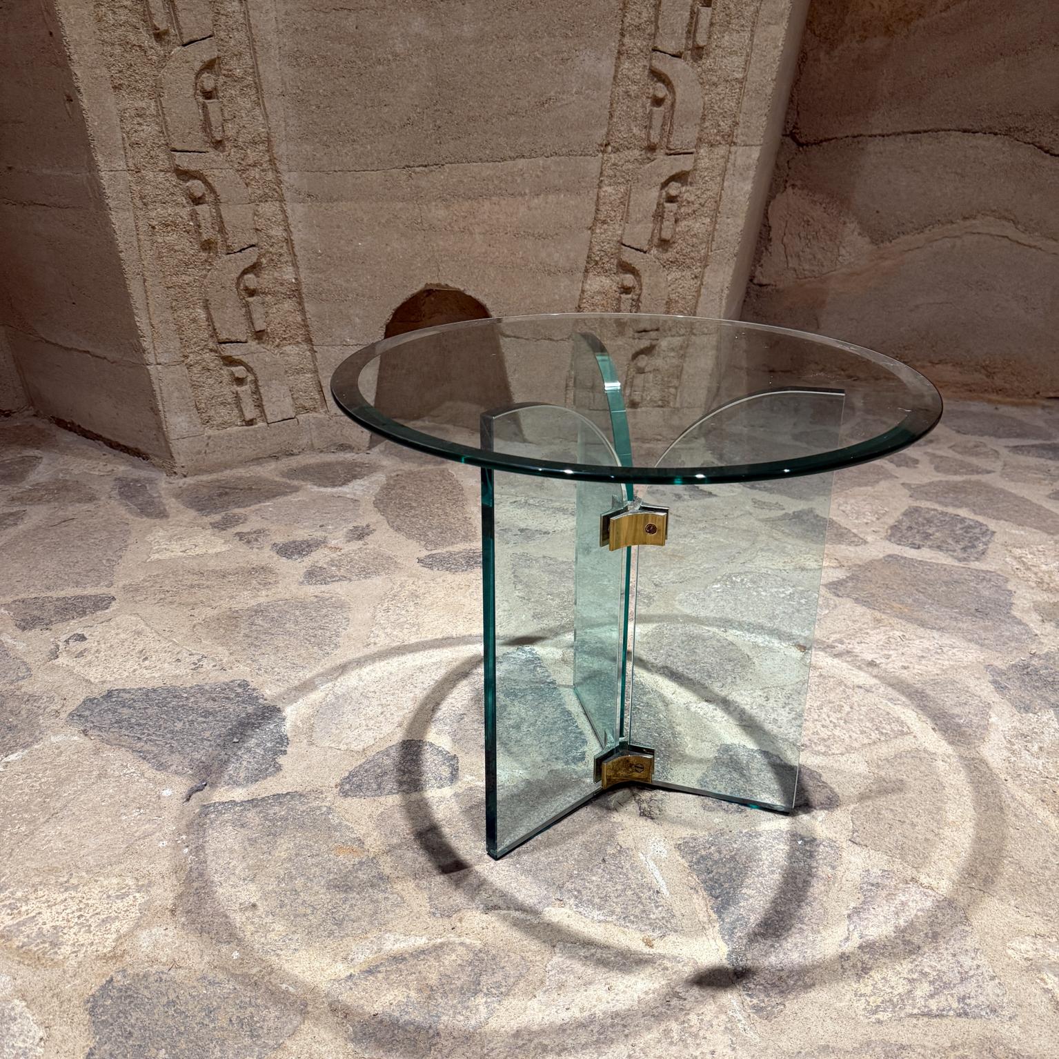 Table d'appoint en verre des années 1970 Leon Rosen pour The Pace Collection Bon état - En vente à Chula Vista, CA