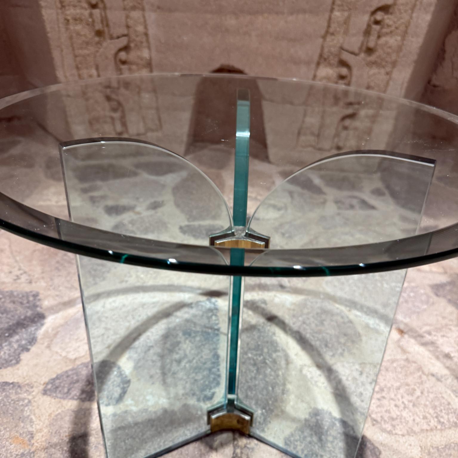 Table d'appoint en verre des années 1970 Leon Rosen pour The Pace Collection en vente 2