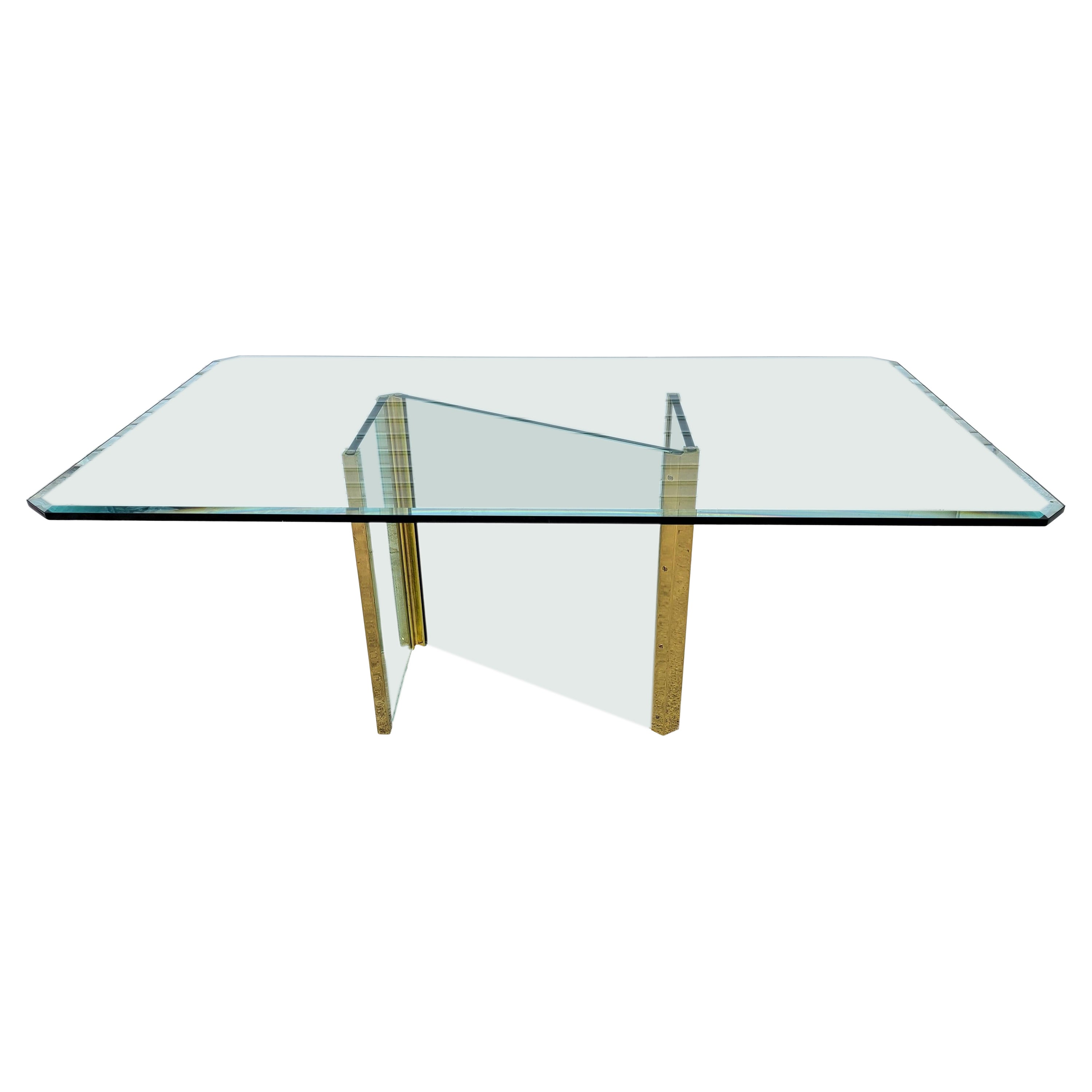 Mesa de comedor de cristal y latón Leon Rosen Pace Collection, años 70
