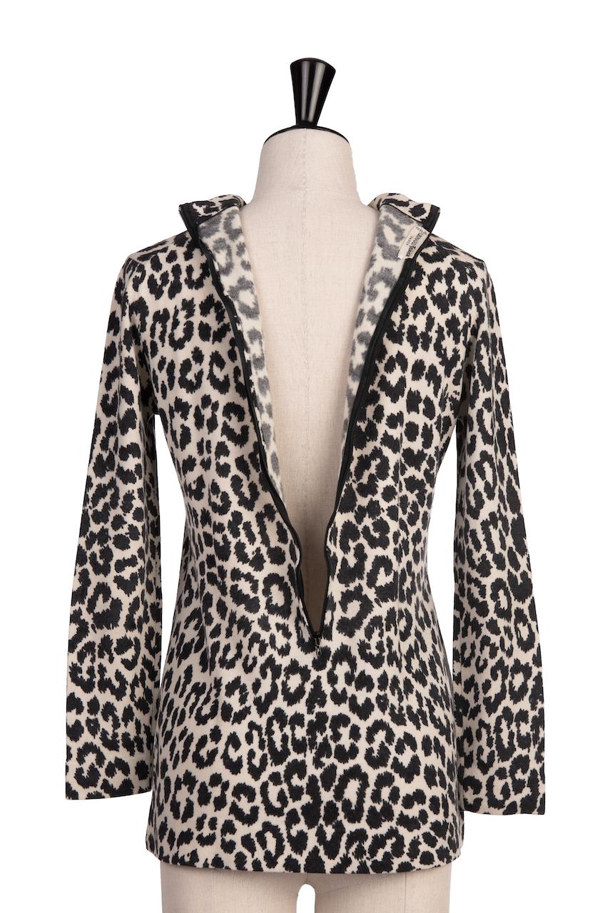 1970s LEONARD Fashion Paris Black White Animal Leopard Print Wool Blend Knit Top In Excellent Condition For Sale In Munich, DE