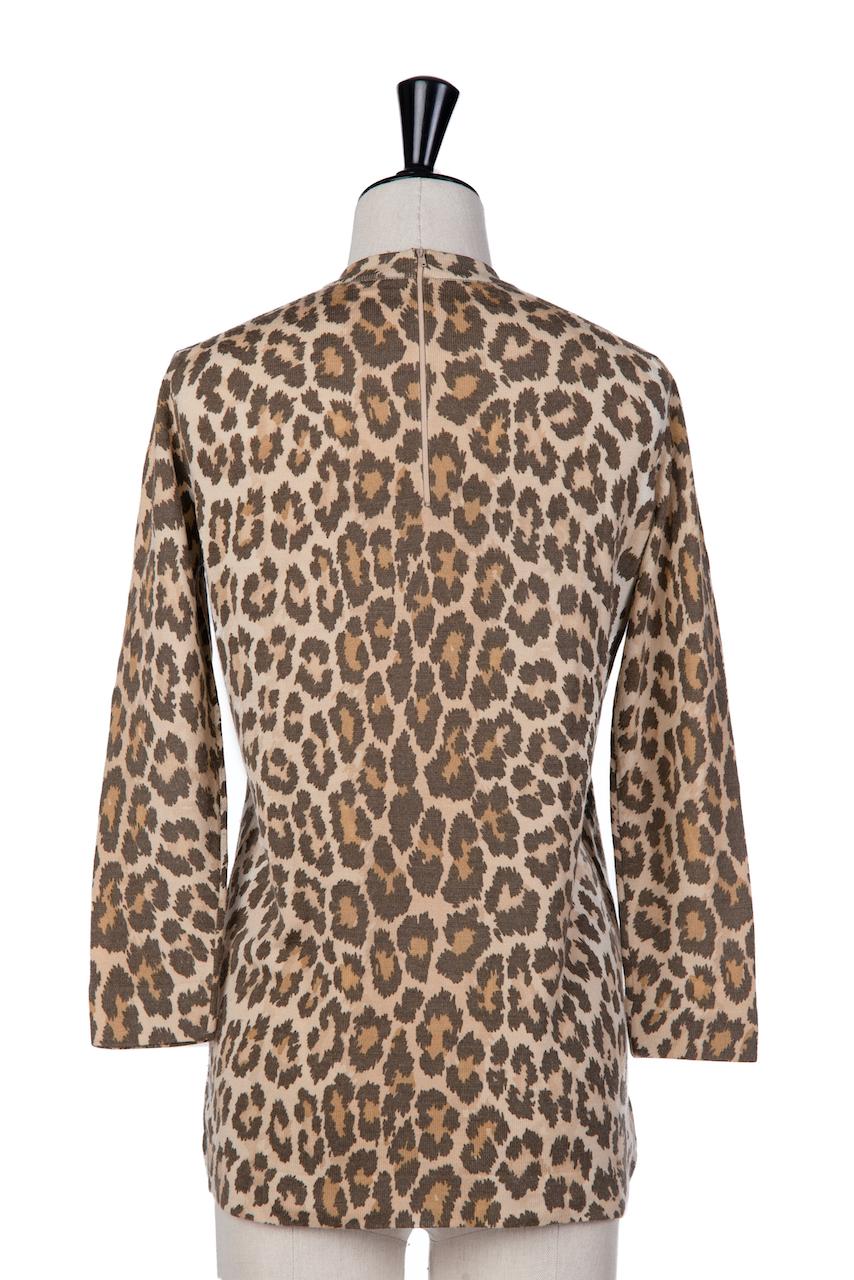 1970er LEONARD Fashion Paris Braunes Stricktop aus Wollmischung mit Tier-Leopardendruck Damen im Angebot
