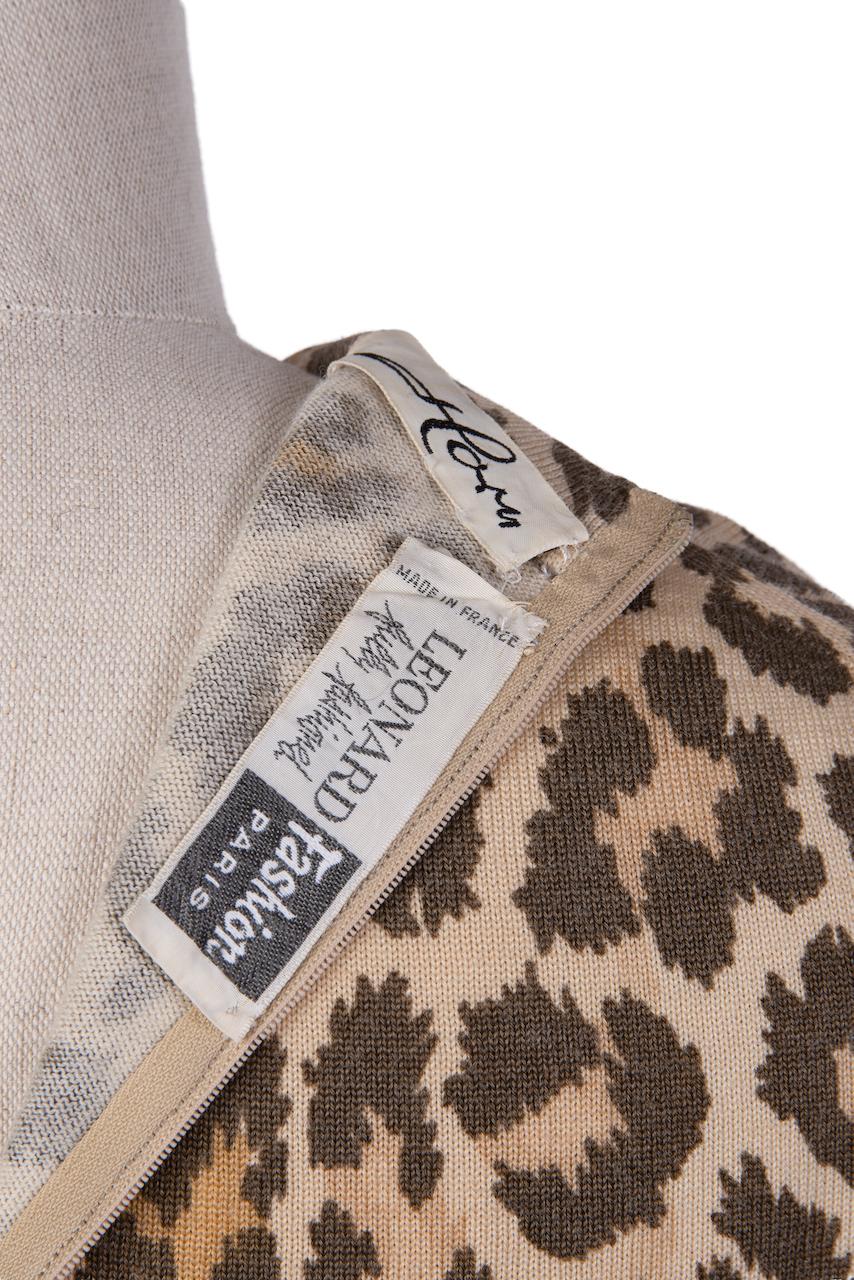 1970s LEONARD Fashion Paris Brown Animal Leopard Print Wool Blend Knit Top For Sale 2