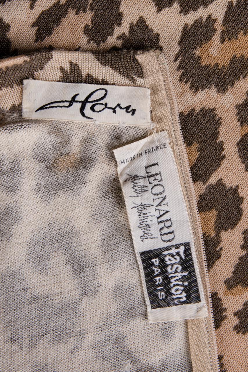 1970s LEONARD Fashion Paris Brown Animal Leopard Print Wool Blend Knit Top For Sale 3