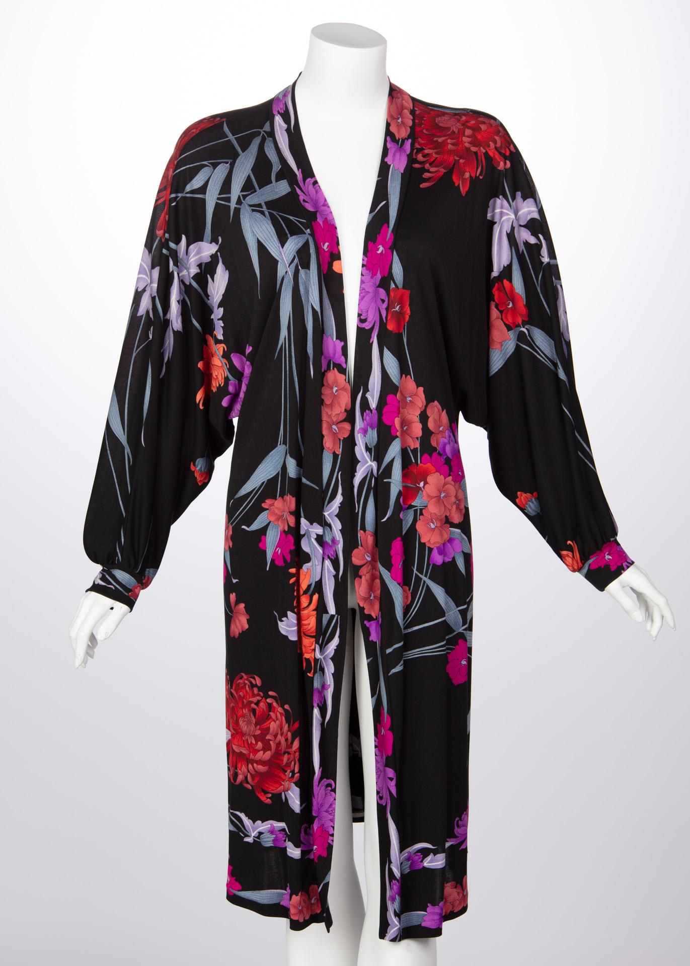 Leonard fashions are widely known for their bold and meticulous prints. Having been compared to the designs of Italian designer, Emilio Pucci, Leonard retains a particular softness in theirs. After 1970, the Leonard brand introduced luxury jersey