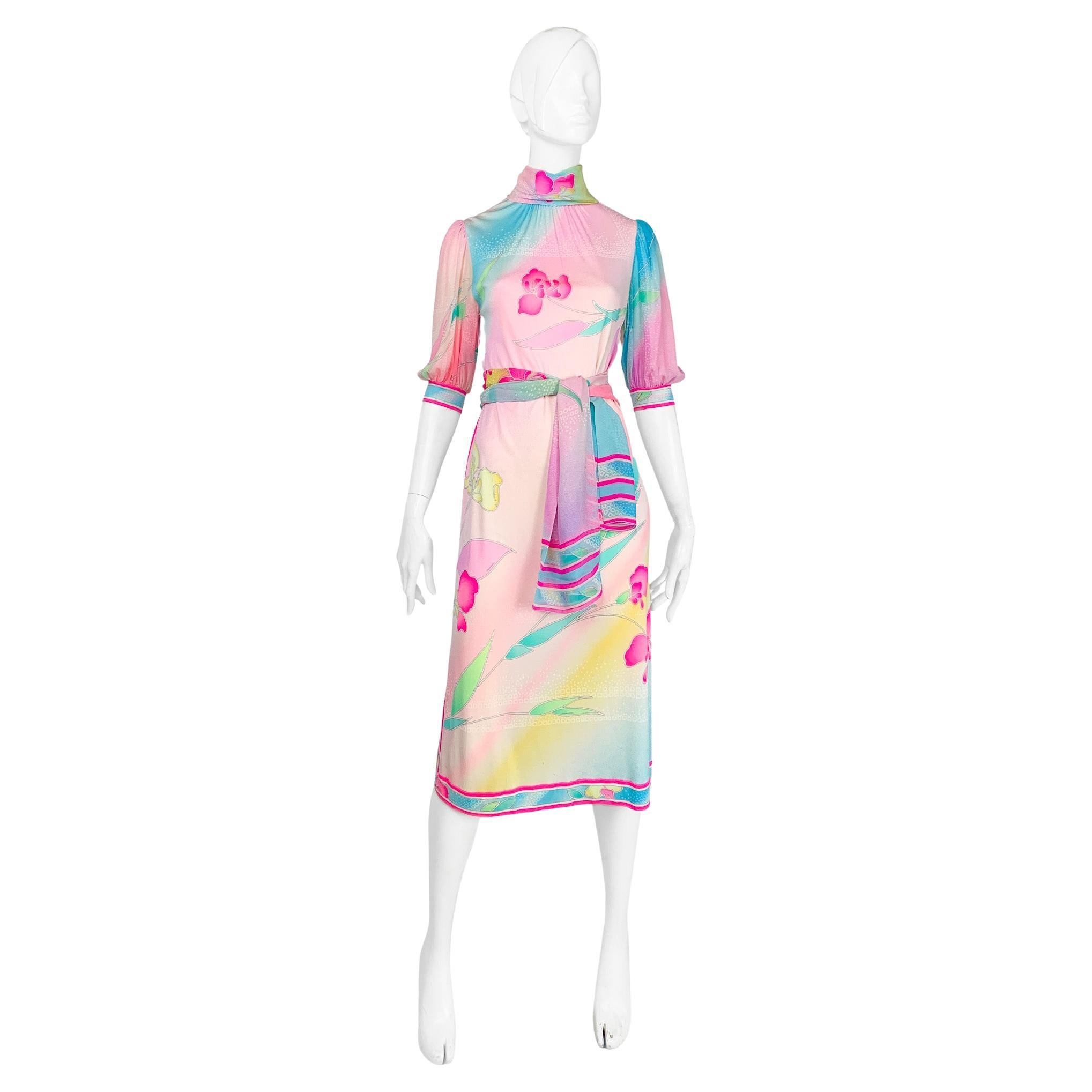 1970s Leonard Paris silk jersey pastel floral printed  belted midi dress In Good Condition In TARRAGONA, ES