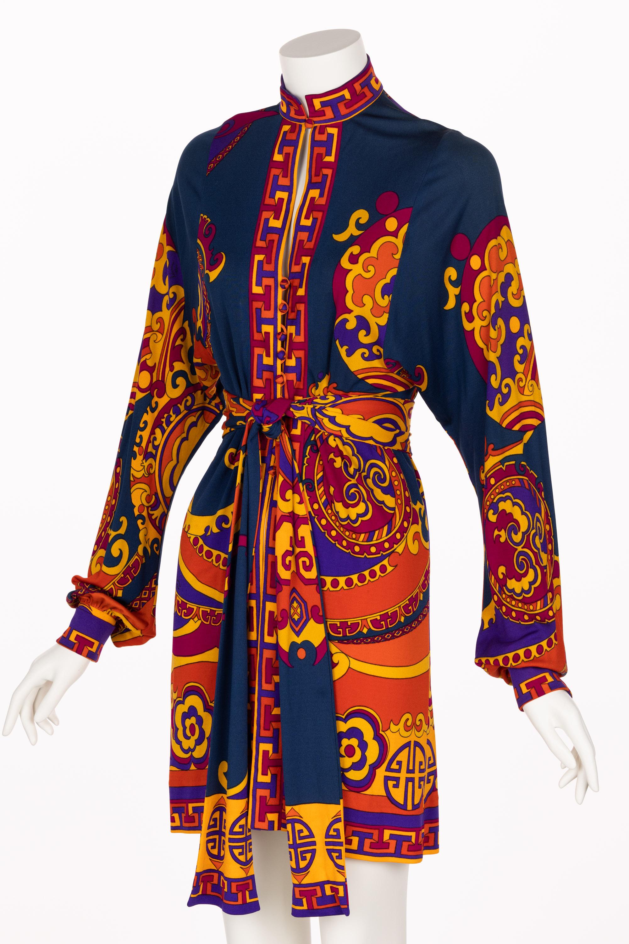 Noir Leonard Paris - Robe courte tunique à ceinture en jersey de soie imprimé, années 1970 en vente