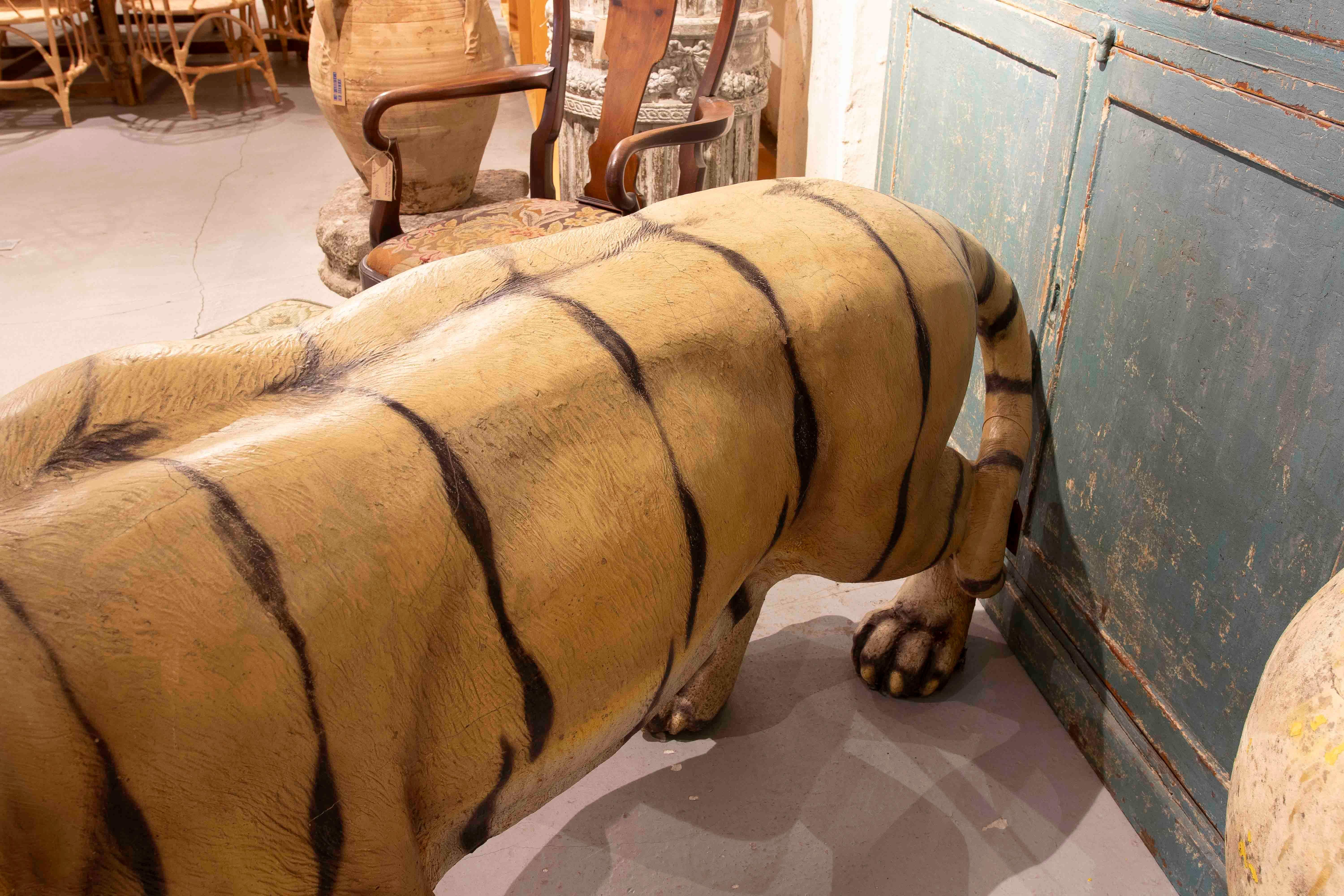 Escultura de tigre de tamaño natural de los años 70 con acabado realista en venta 5