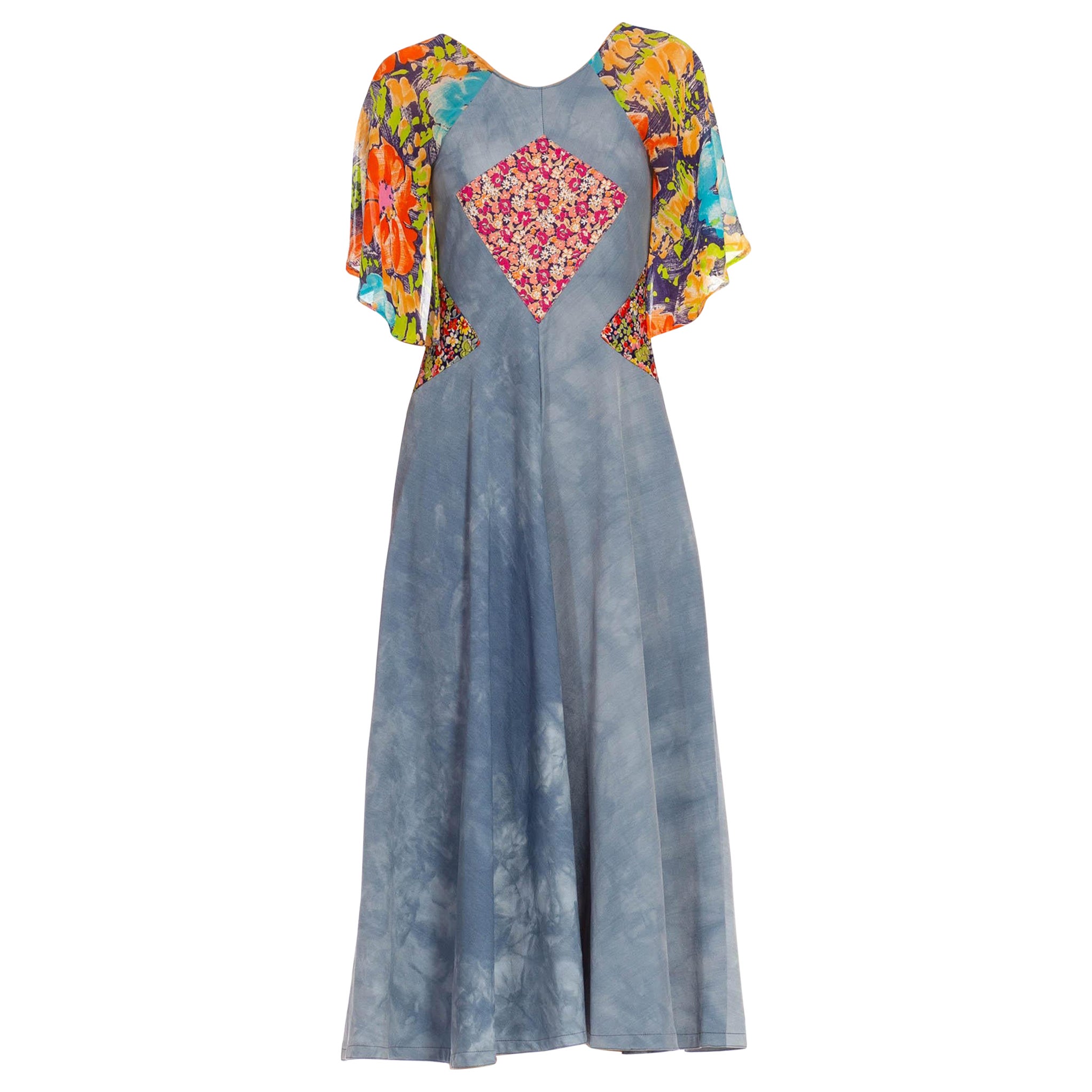 Robe assortie à fleurs en polyester bleu clair et vert des années 1970