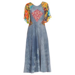 Hellblaues & grünes Polyester-Blumenkleid aus den 1970er Jahren, passend zum Set