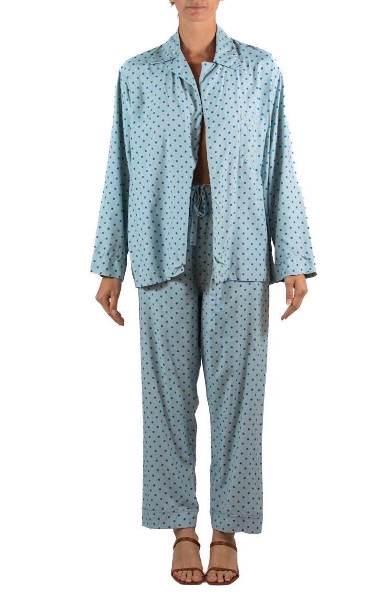1970S Light Blue & Navy Rayon Polka Dot  Pajamas In Excellent Condition For Sale In New York, NY