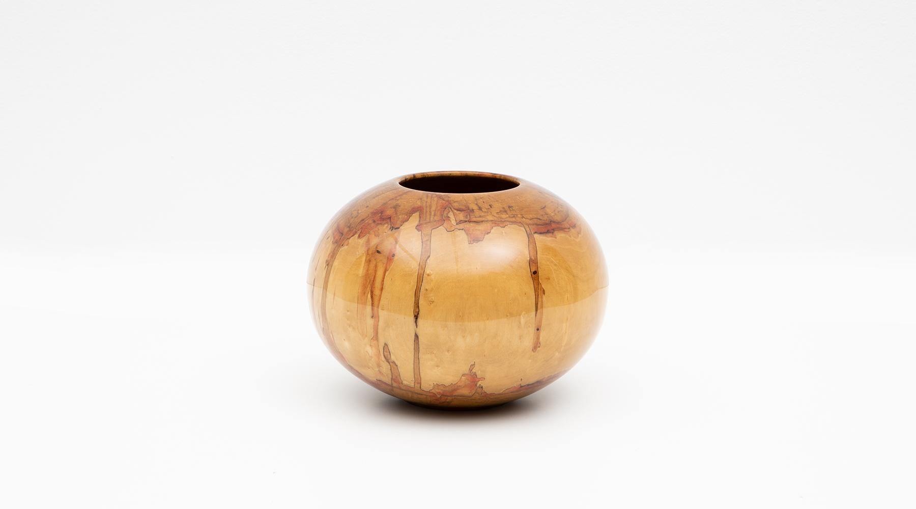 Mid-Century Modern 1970s Light Brown Maplewood Vase by Philip Moulthrop 'C' For Sale