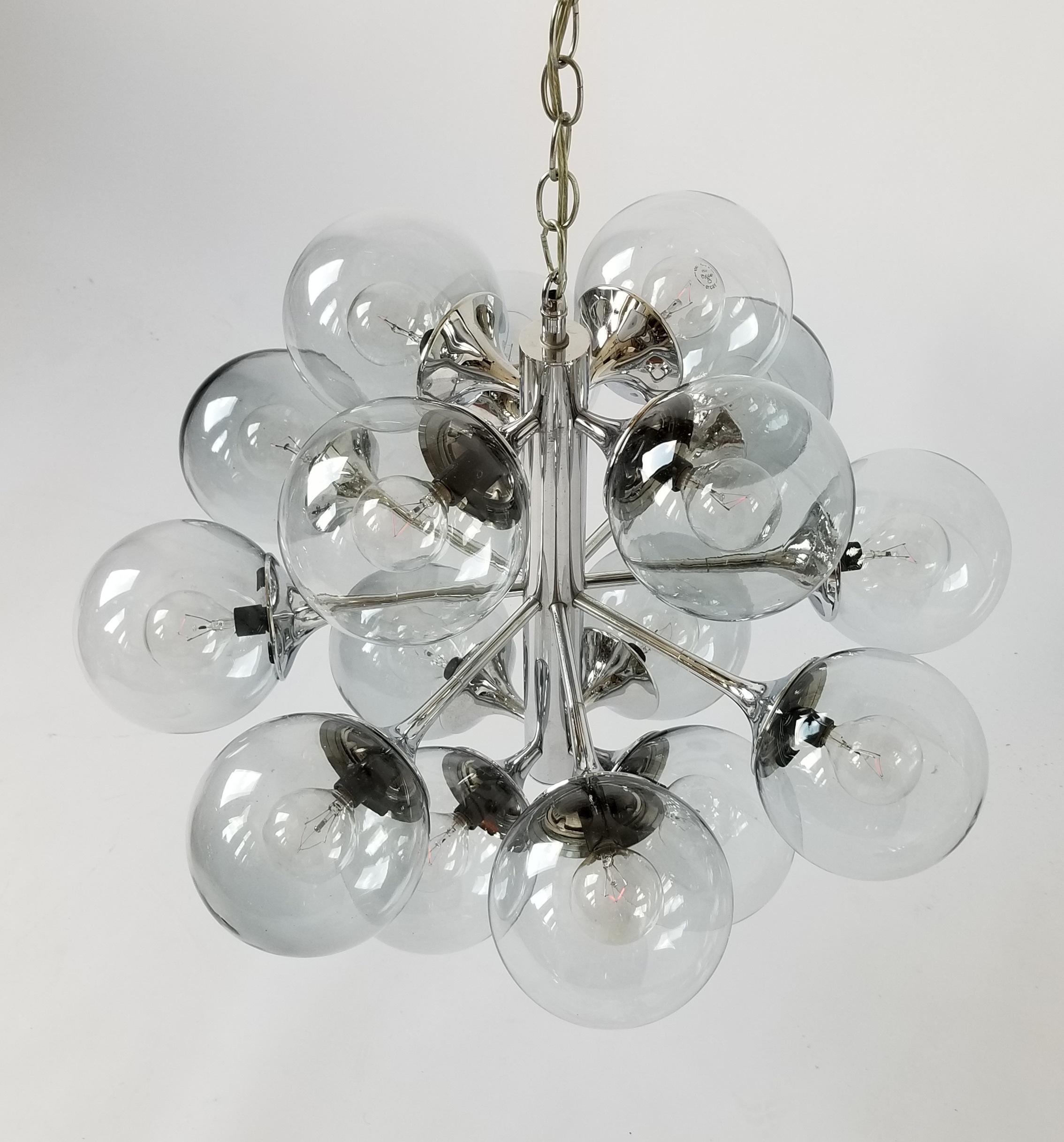 1970s Lightolier 16-Arm Chrome Sputnik Style Chandelier with Glass Shade , Usa For Sale 2