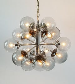 1970er Jahre Lightolier 16-armiger Chrom-Kronleuchter im Sputnik-Stil mit Glasschirm , USA