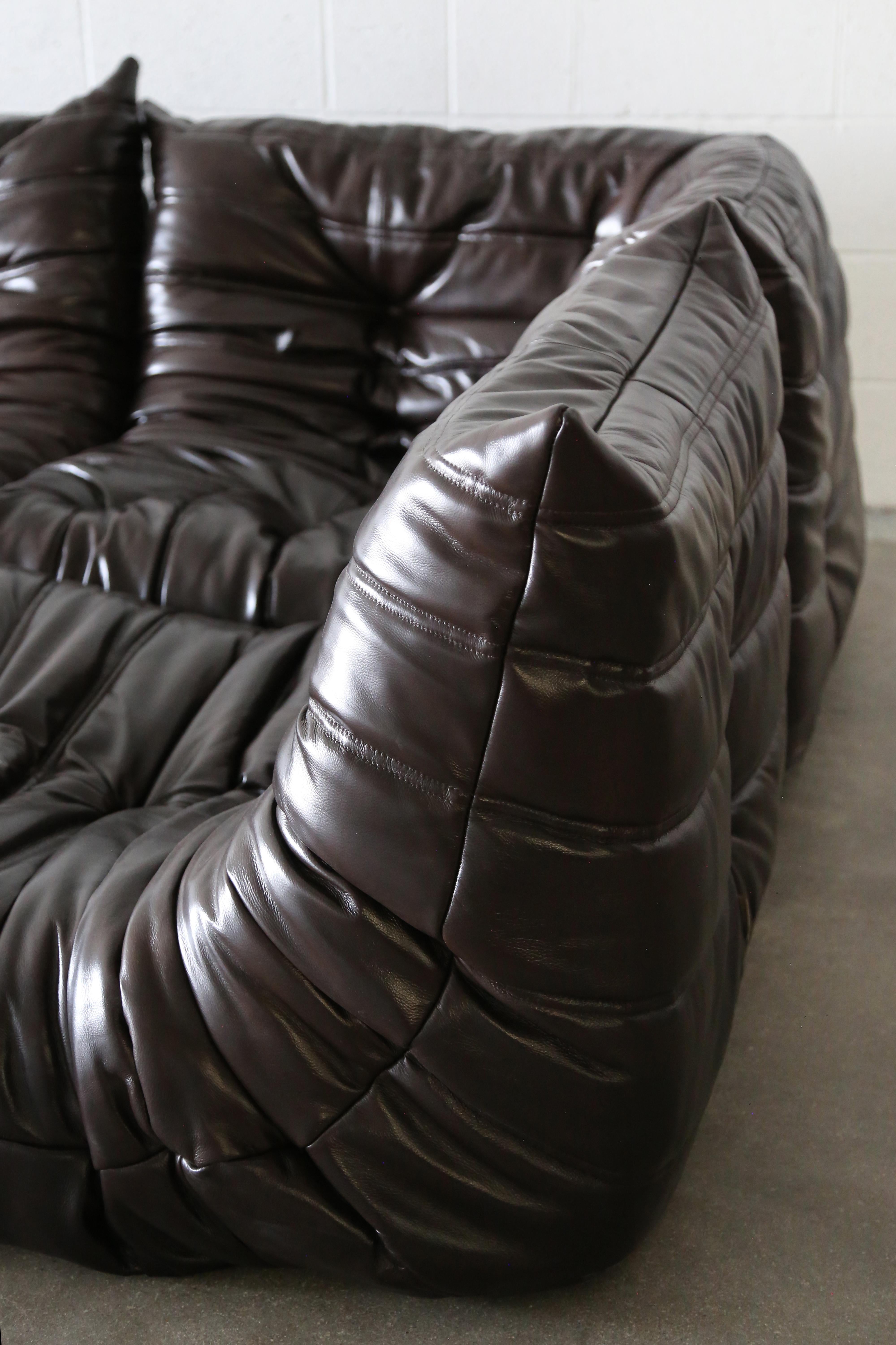 Conjunto de sofá seccional Ligne Roset Togo de los años 70 por Michael Ducaroy, Nueva piel Estadounidense en venta