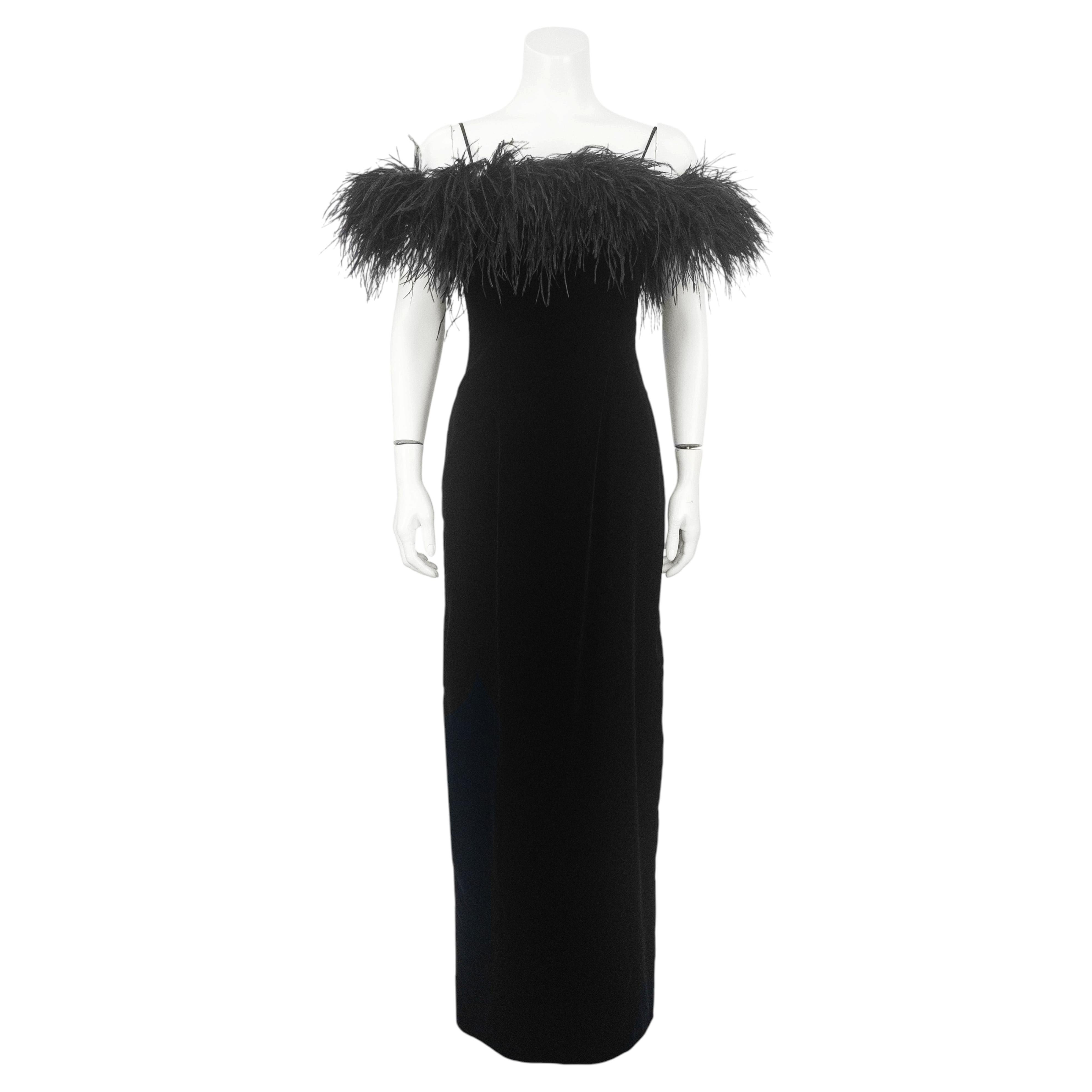 Robe sans bretelles en velours noir Lillie Rubin des années 1970, ornée de plumes d'autruche