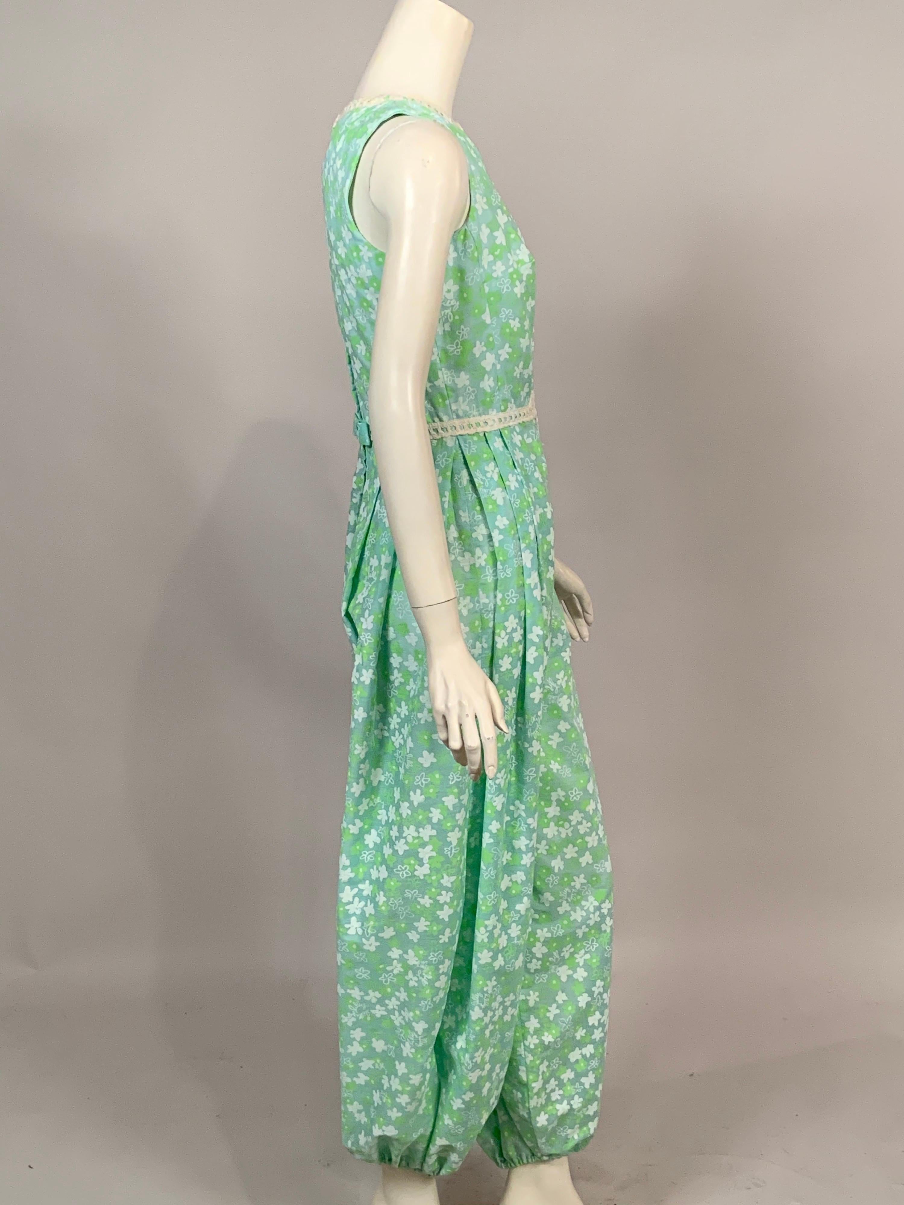 1970's Lilly Pulitzer Blue Green and White Floral Print Cotton Jumpsuit In Excellent Condition In New Hope, PA