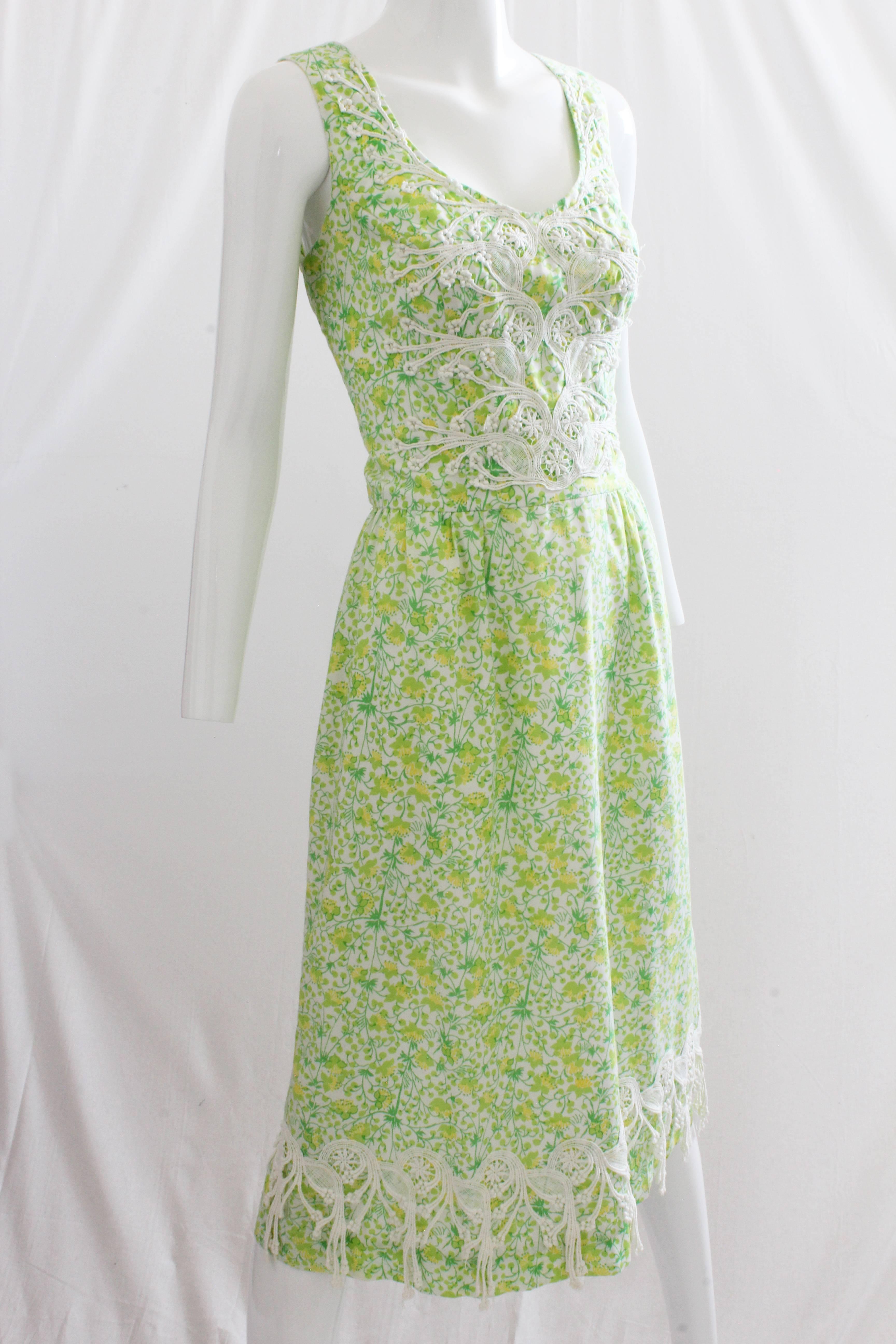 Beige 1970s Lilly Pulitzer Floral Print Dress with Lace Detailing Size 8/10