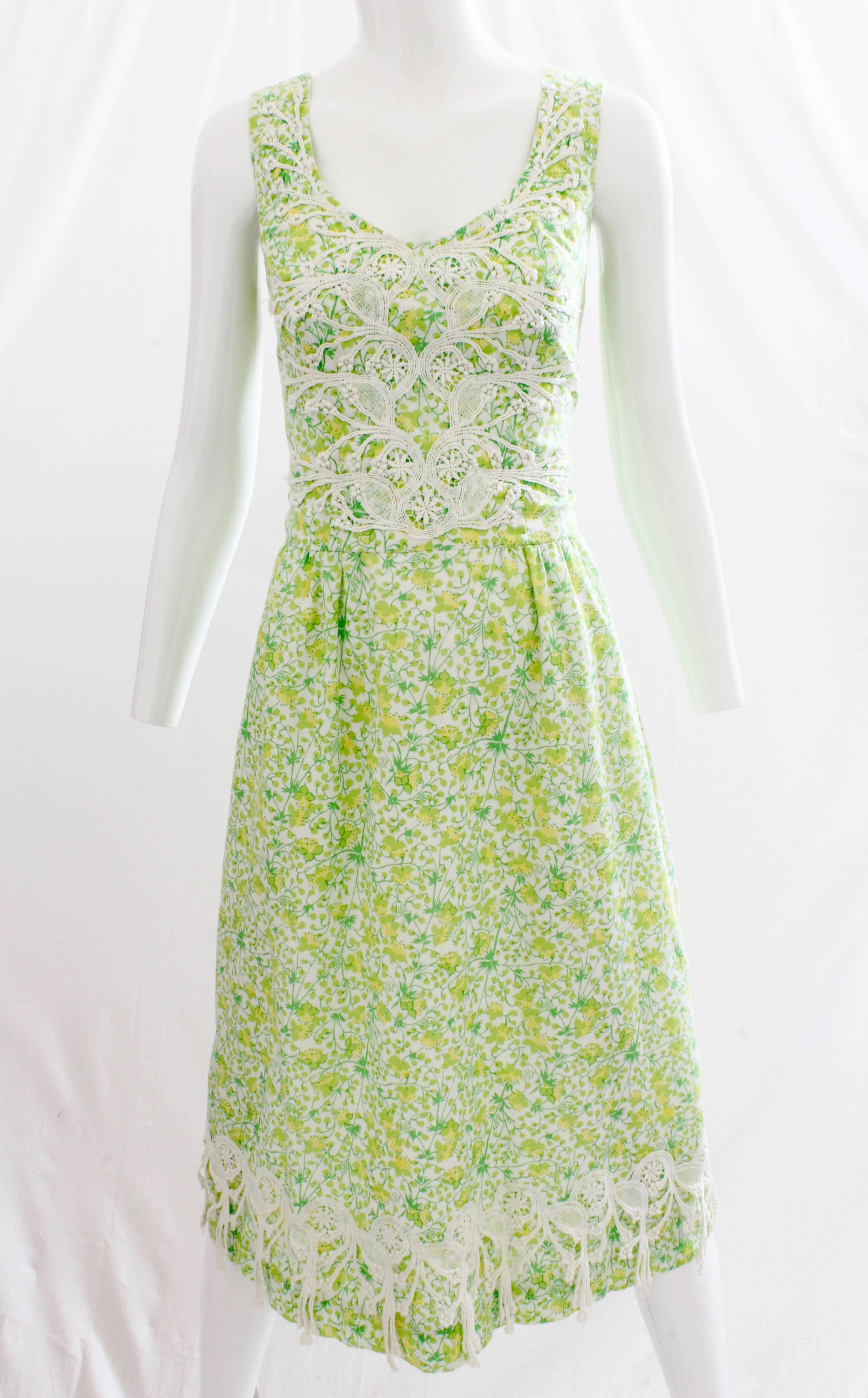 Women's 1970s Lilly Pulitzer Floral Print Dress with Lace Detailing Size 8/10