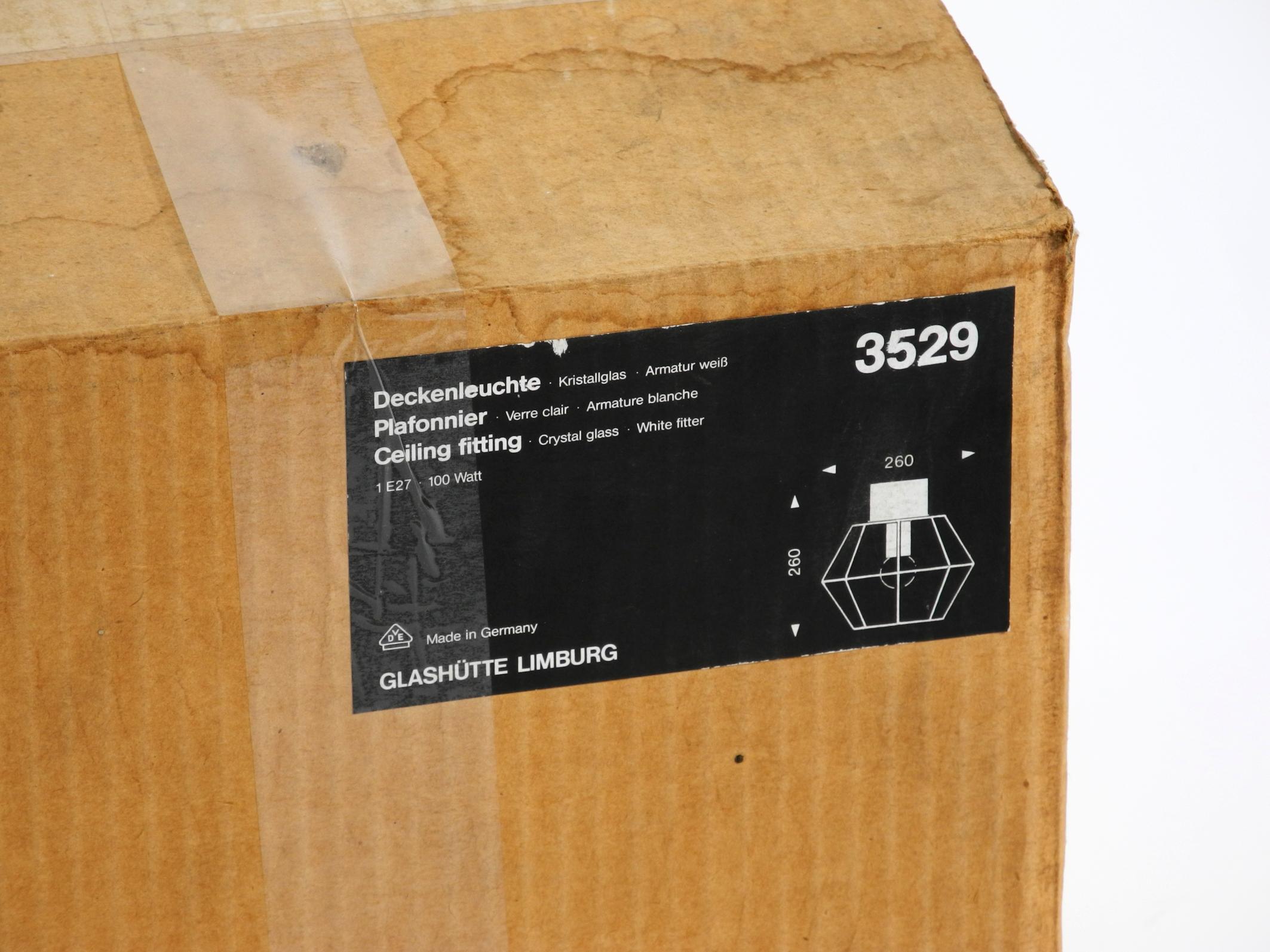 Lámpara de techo de cristal Limburg de los años 70 en forma octogonal con su caja de venta original en venta 12