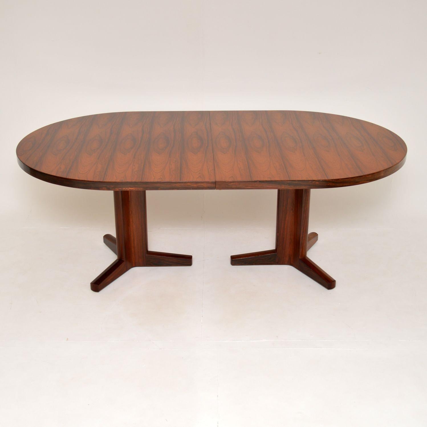 1970's Limited Edition Vintage Gordon Russell Dining Table In Good Condition In London, GB