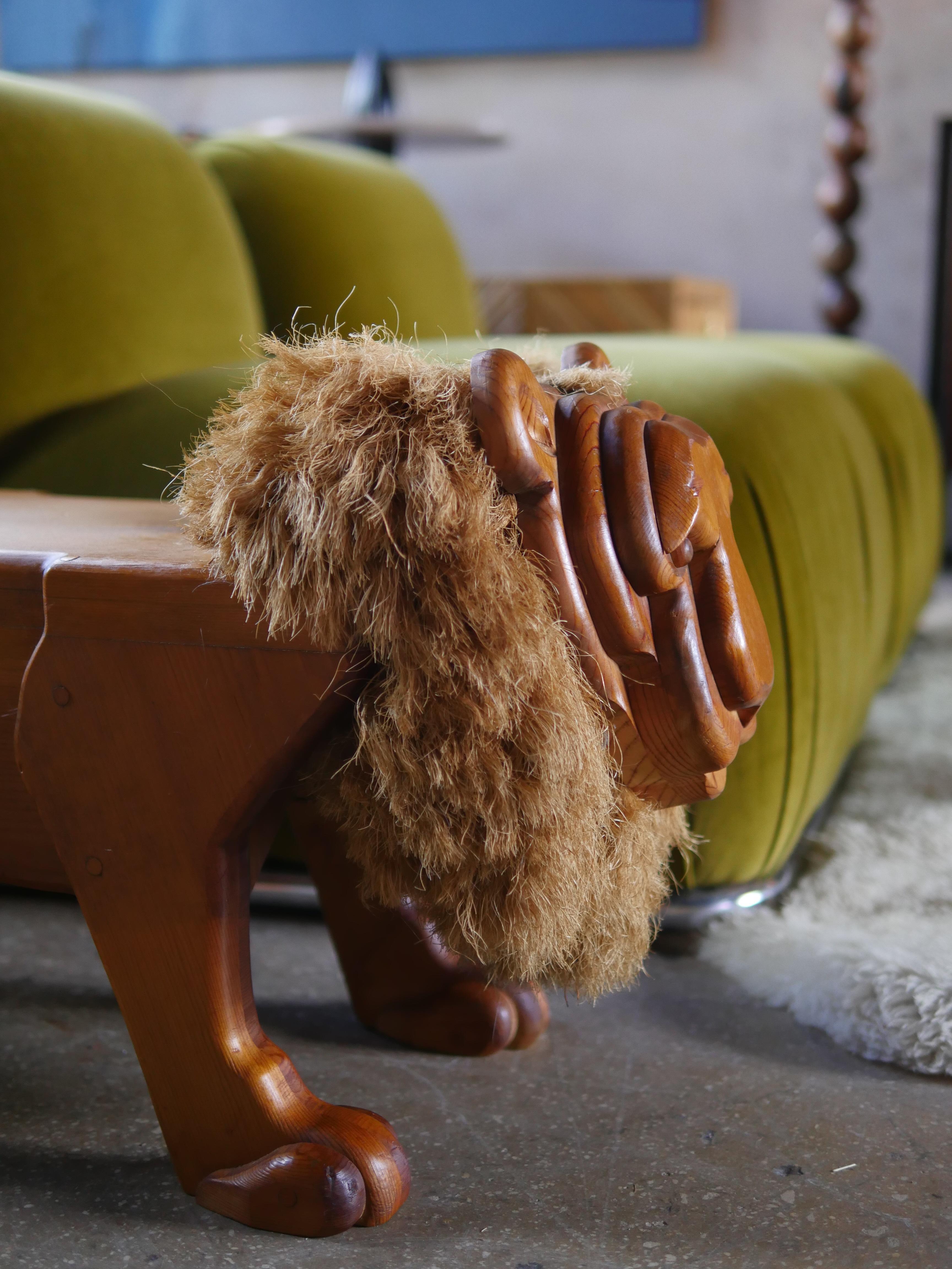 Fin du 20e siècle Banc ou table d'appoint Lions en bois et corde des années 1970 en vente