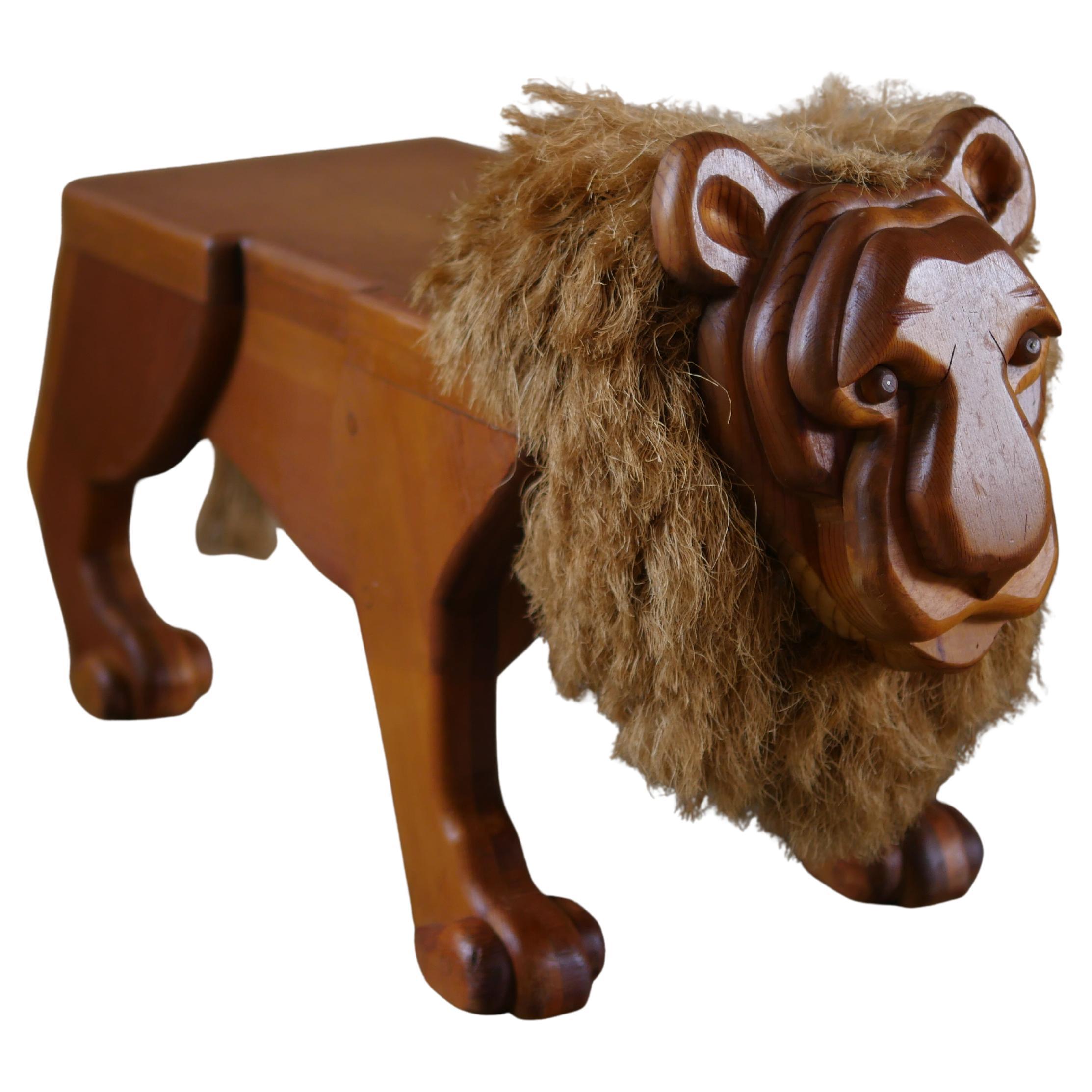 Banc ou table d
appoint Lions en bois et corde des années 1970 en vente