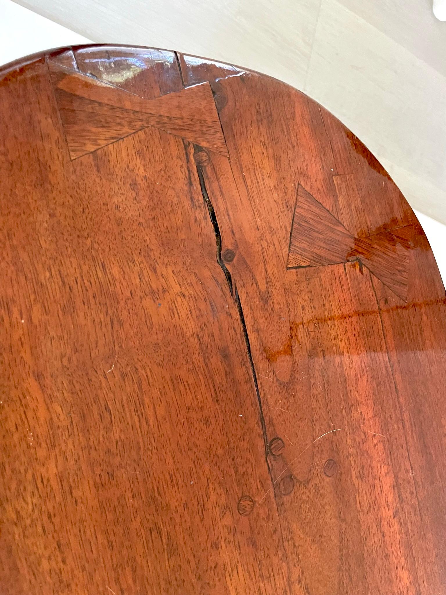 Table basse Live Edge des années 1970 en vente 8