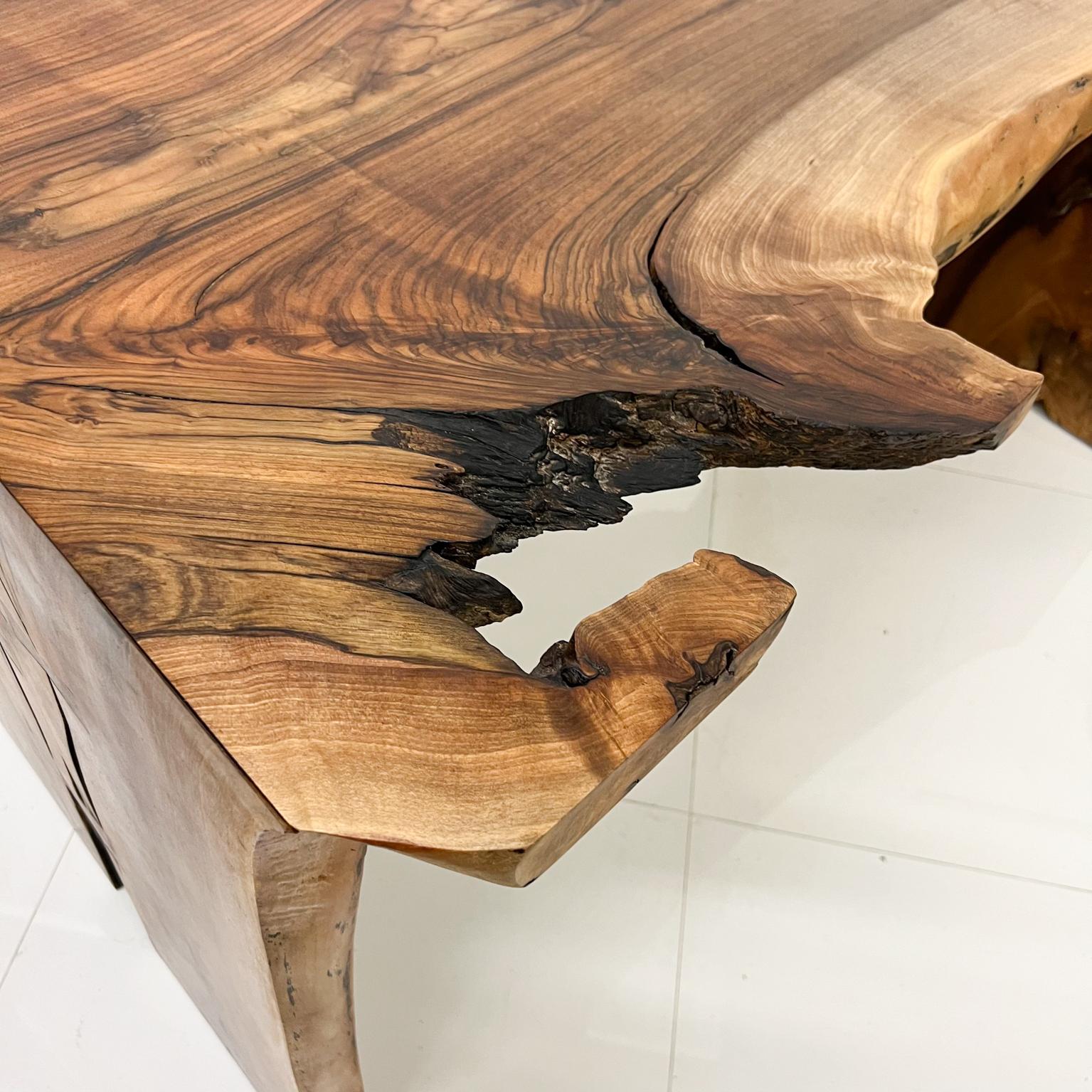 1970er Jahre Live Edge Nussbaum Wasserfall Schreibtisch Inspiration George Nakashima im Angebot 4