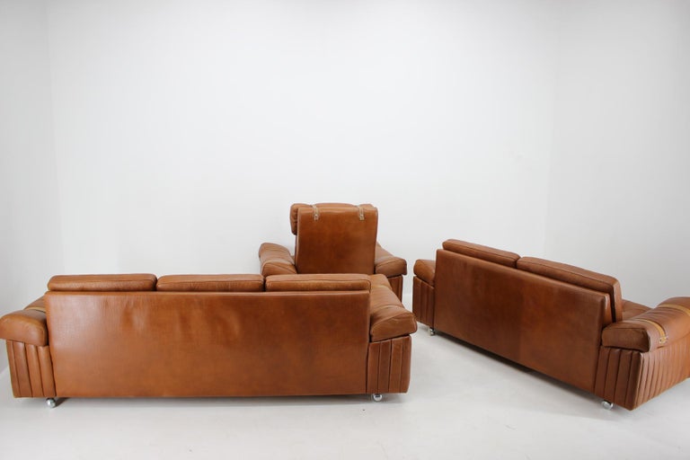 Mid-Century Modern 1970s Living Room Set in Cognac Leather For Sale