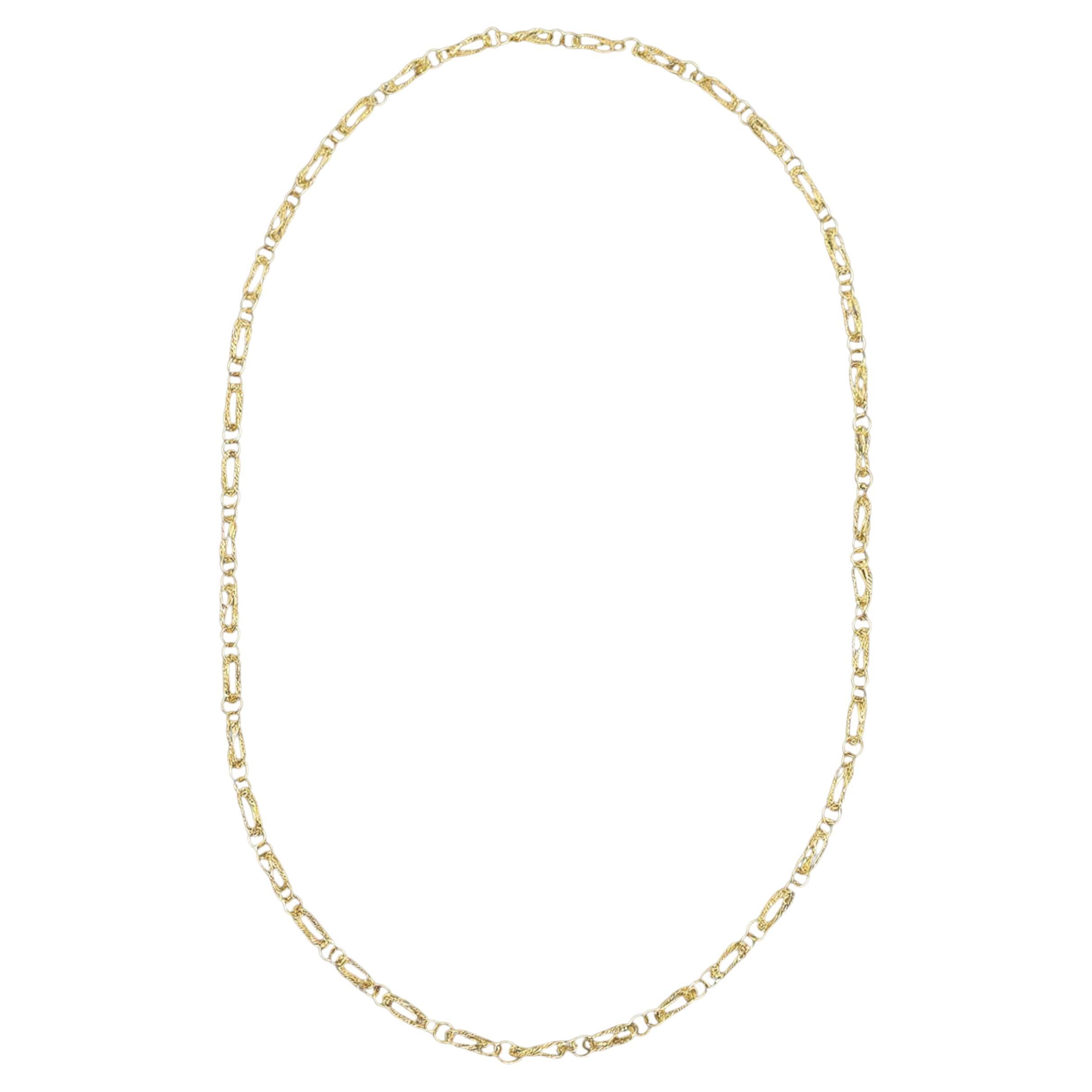 1970
s Long Italian Foundrae Style Textured Link Gold Chain Necklace en venta